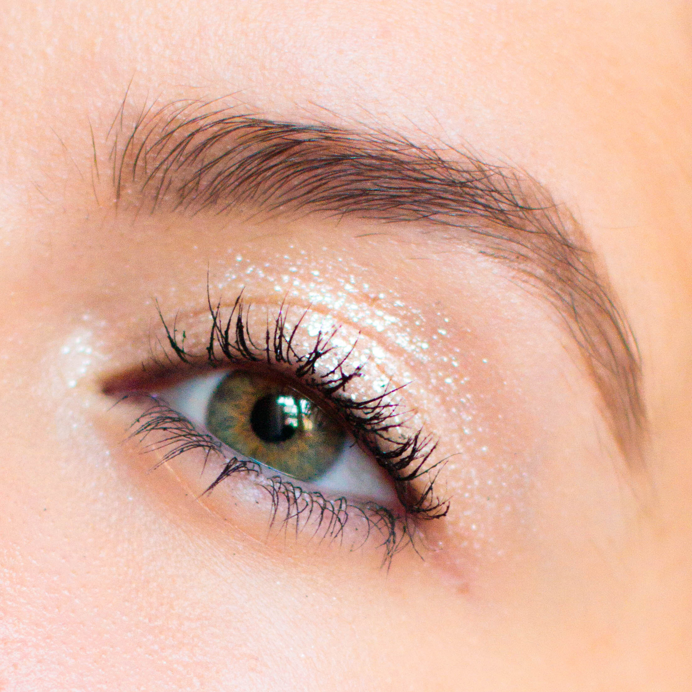 Du blanc pailleté sur les yeux: le maquillage de l'été ! — Pauuulette -  Blog Makeup