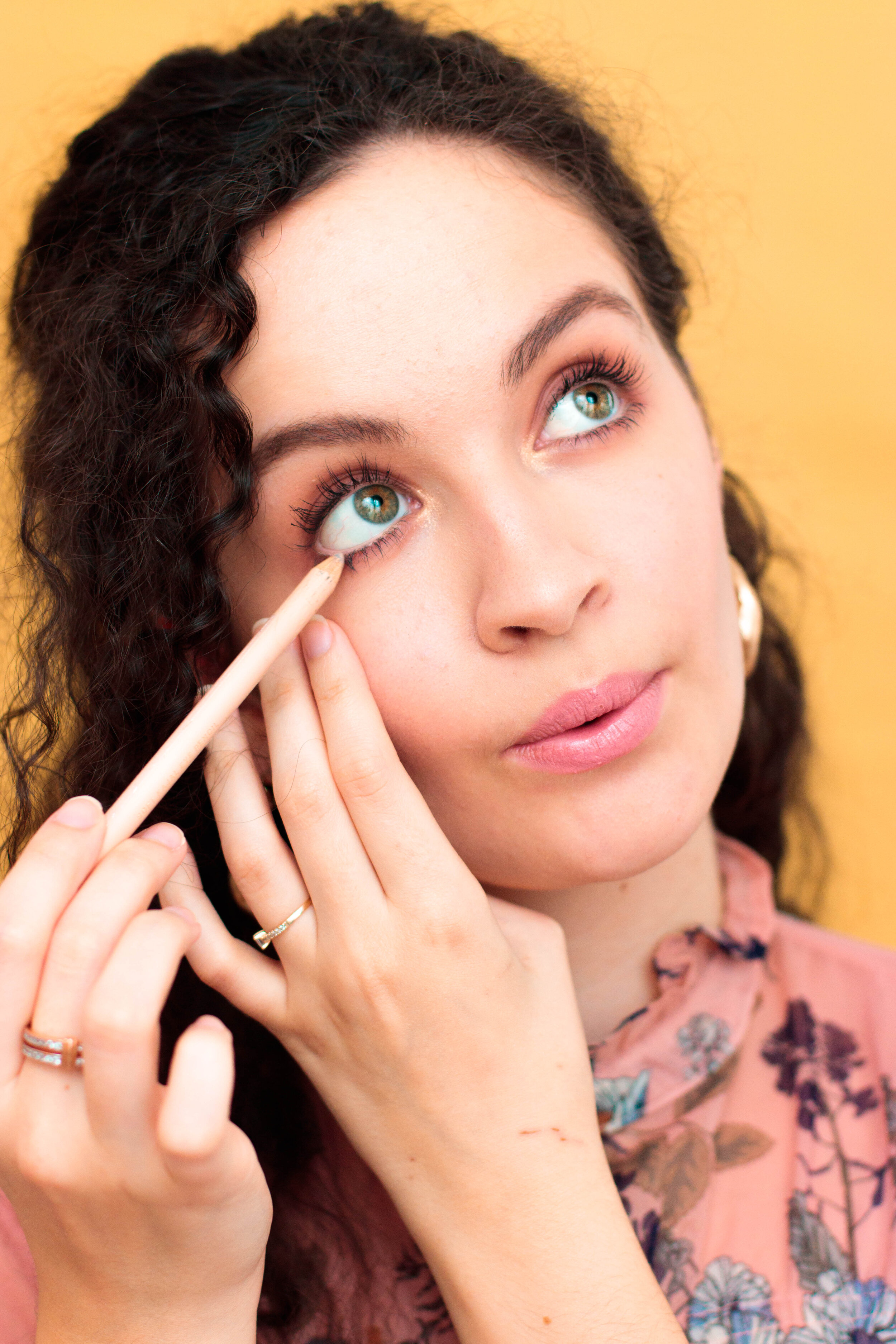Les 10 produits maquillage indispensables à avoir dans sa trousse beauté  pour bien débuter ! — Pauuulette - Blog Makeup