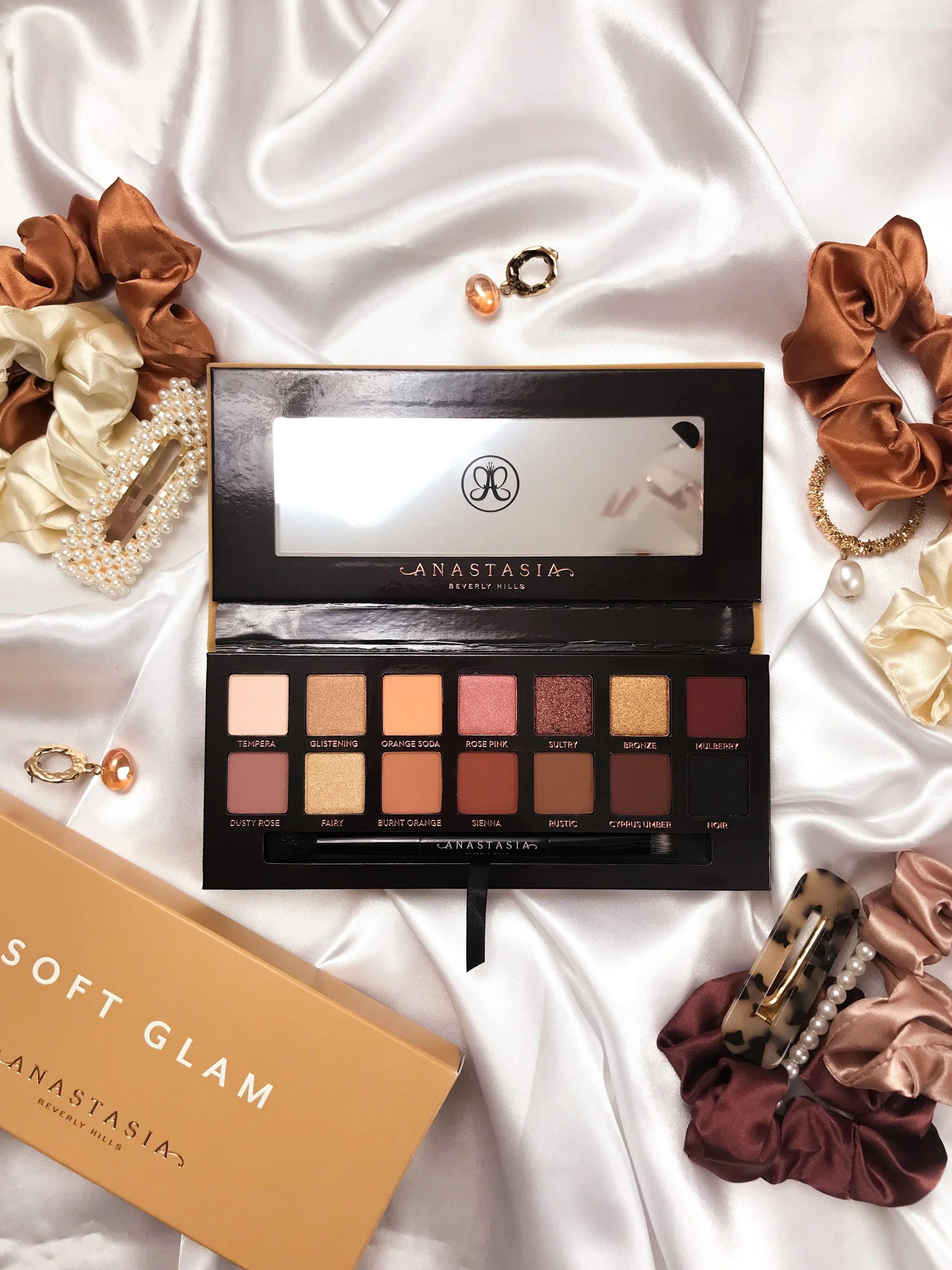 Anastasia Beverly Hills Soft Glam Palette Revue Avis Swatches anastasia-beverly-hills-soft-glam-palette-revue-avis-swatches