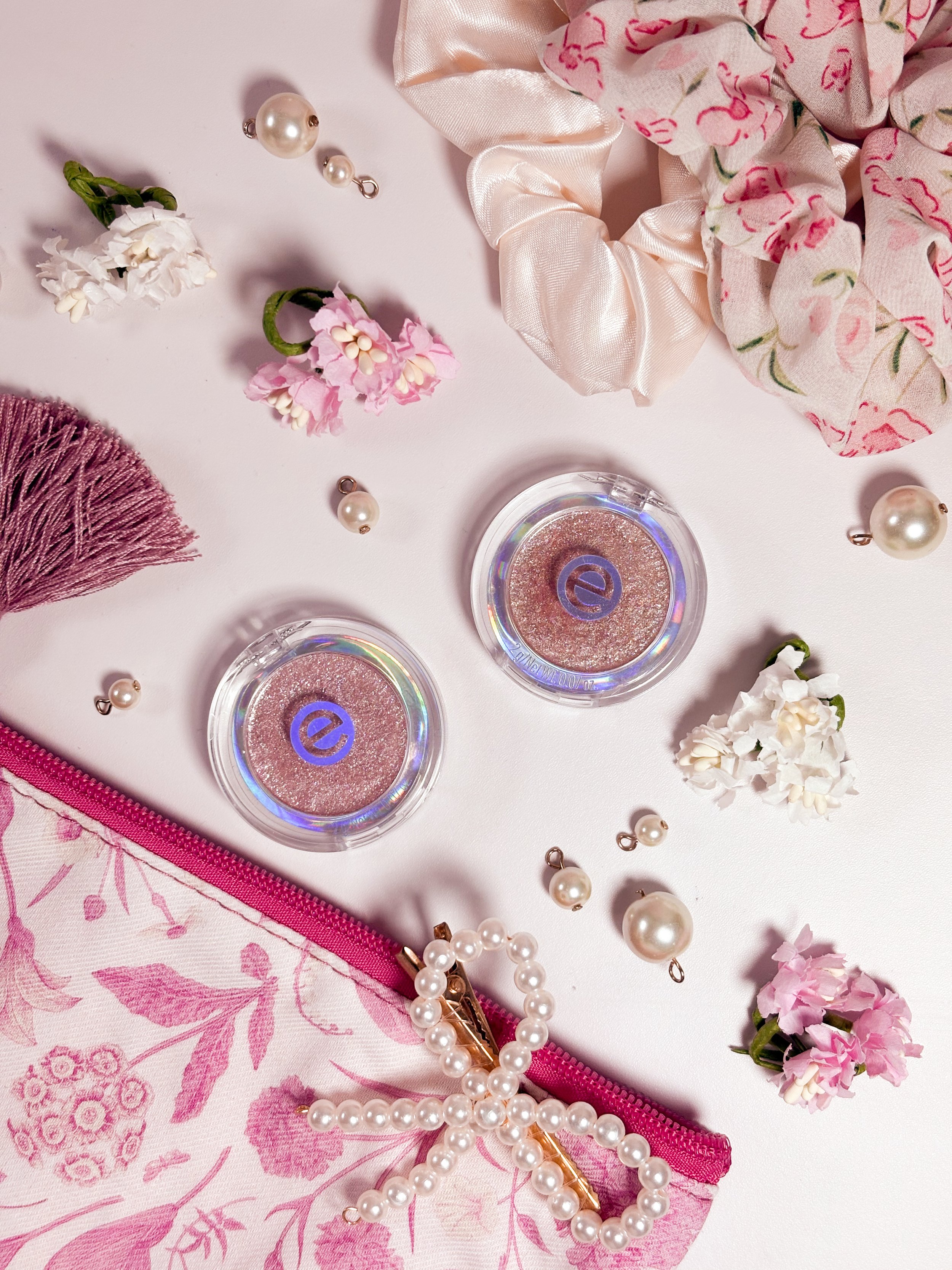 Essence Mono Eyeshadow Glitter Avis : fards lumineux à petits prix, le bon plan ?