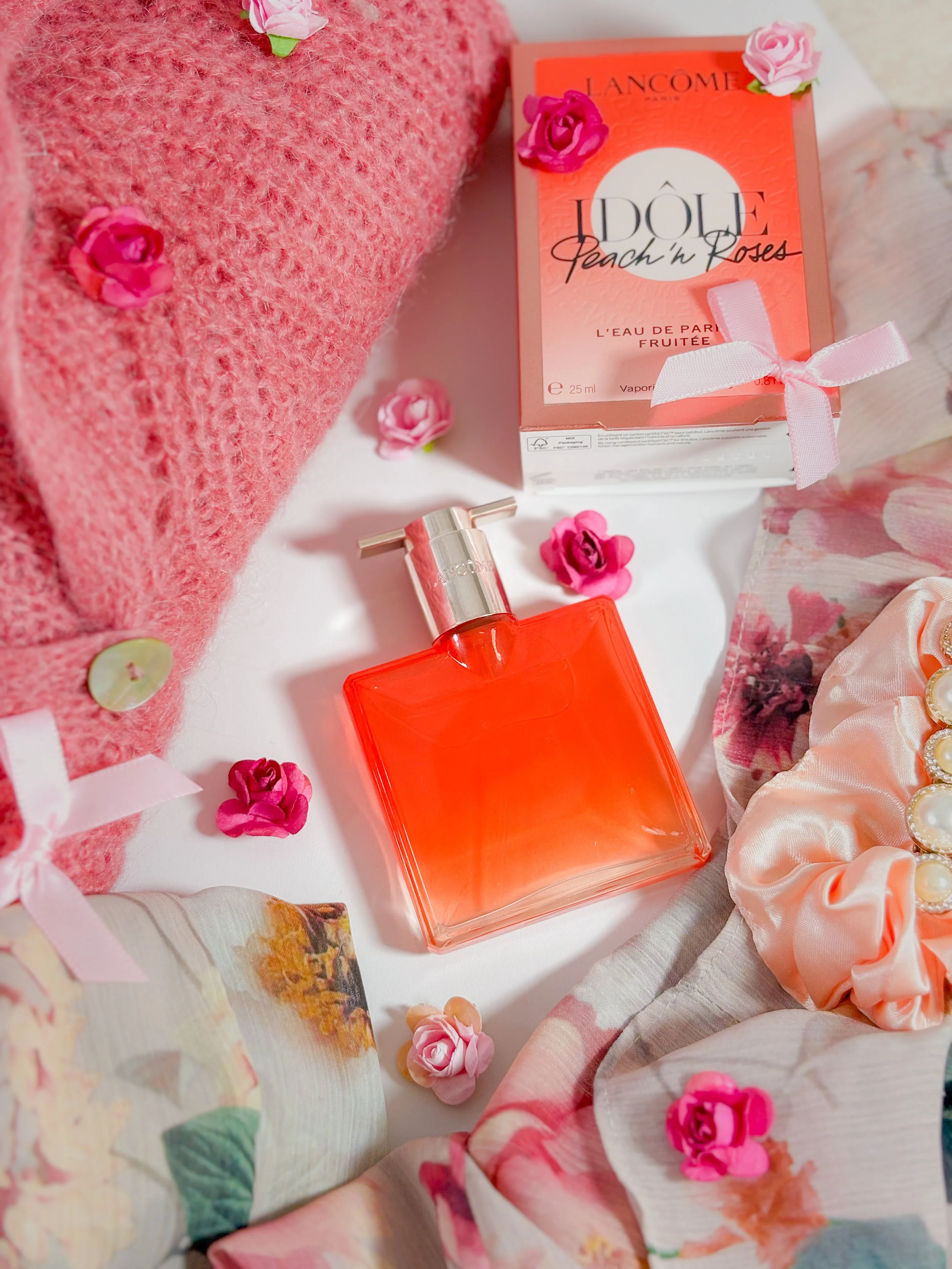 Flacon 25 ml de l'eau de parfum fruitée Lancôme Idôle Peach N Roses