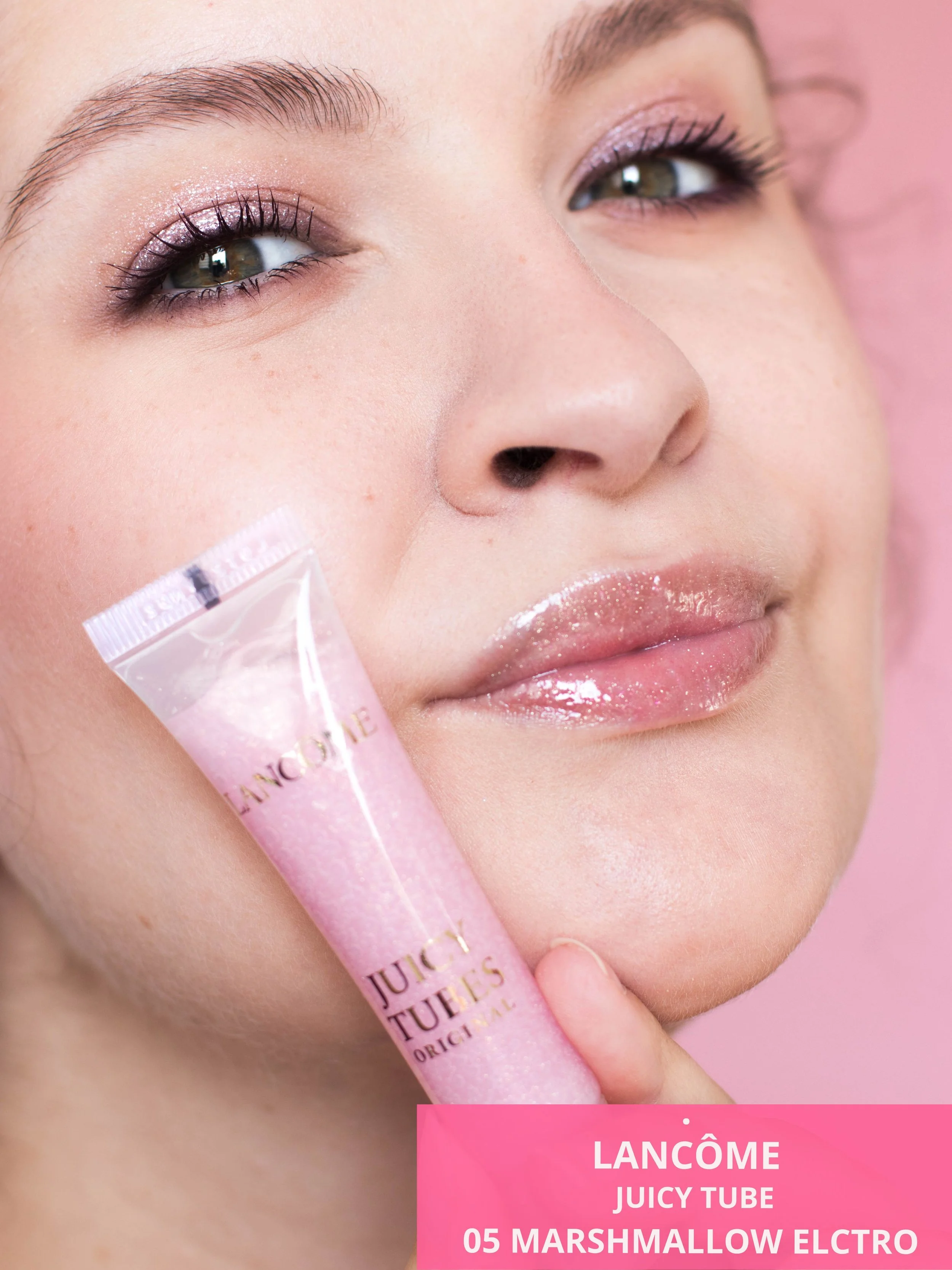Gloss Lancôme Juicy Tubes 05 Marshmallow Electro porté sur les lèvres