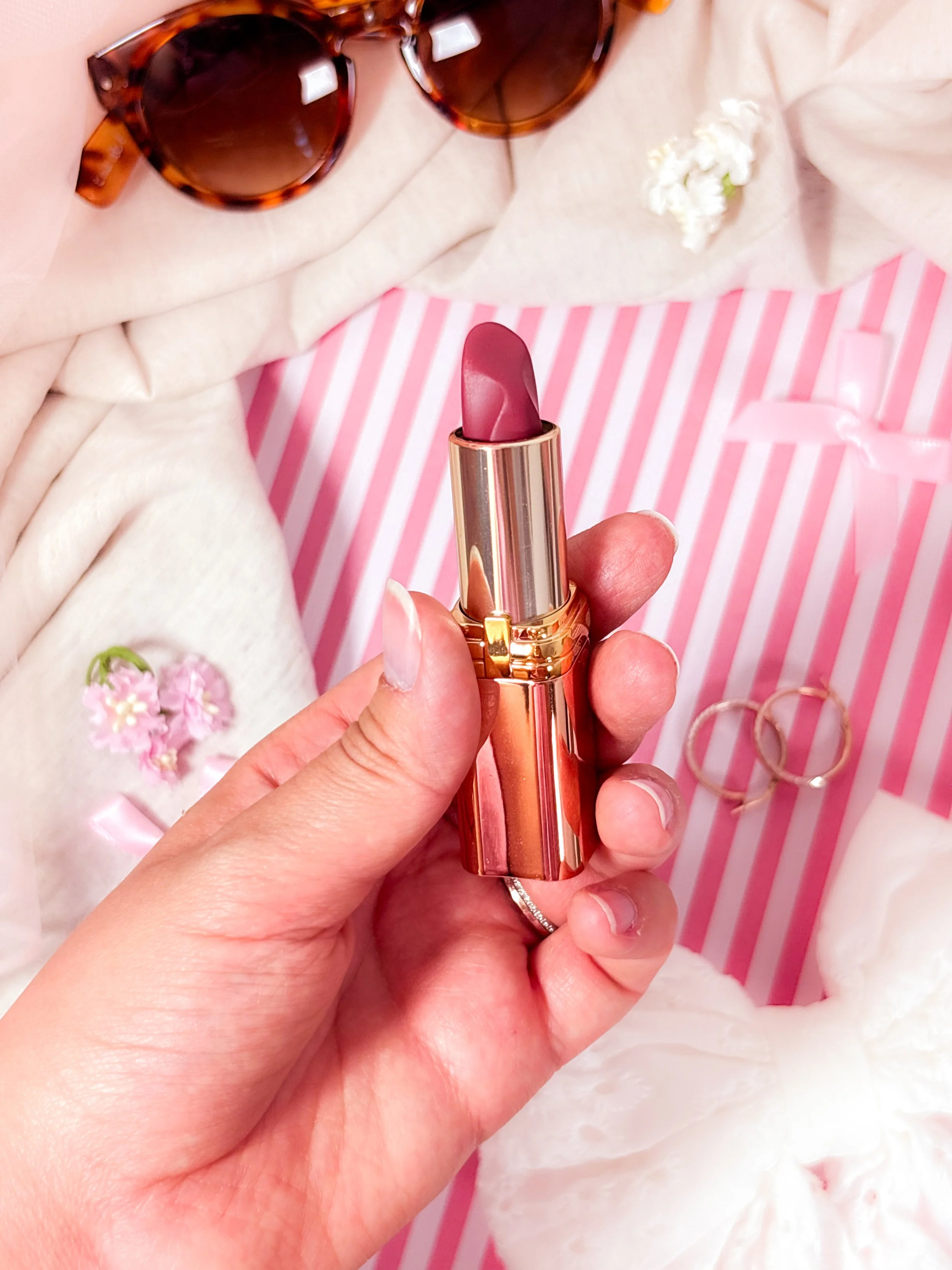 Color Riche Les Nus 179 Nu Décadent de L'Oréal Paris, le rouge à lèvres parfait pour adopter la tendance Toasty Makeup