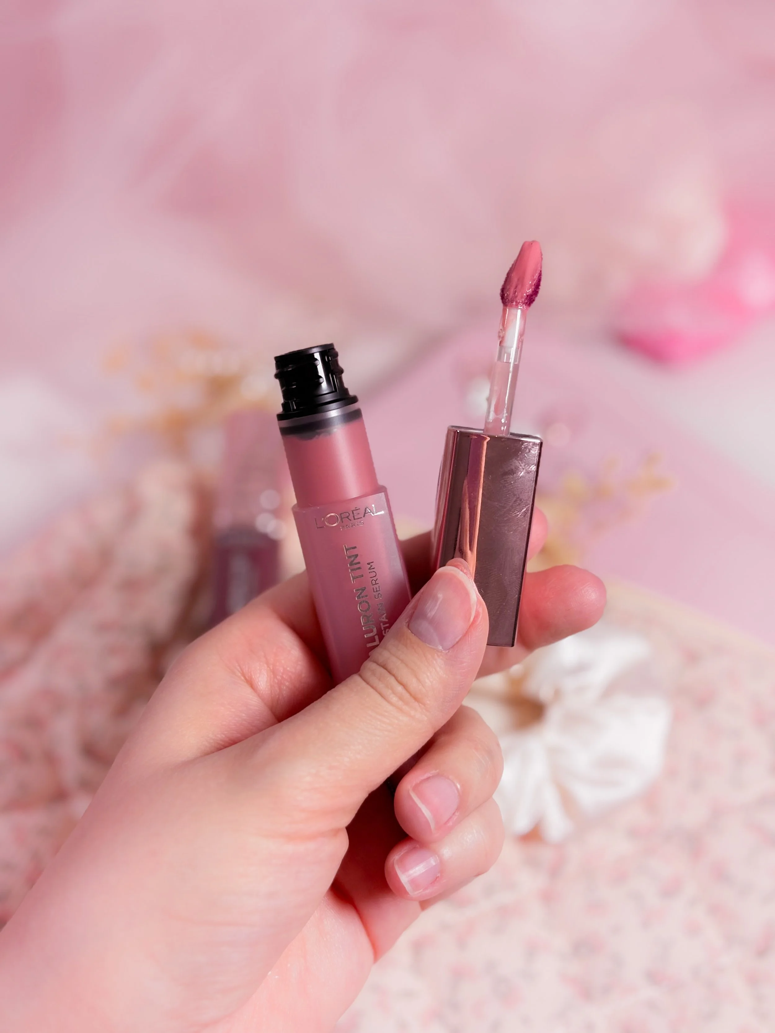 Zoom sur l'encre à lèvres Hyaluron Tint en teinte 601 Worth I