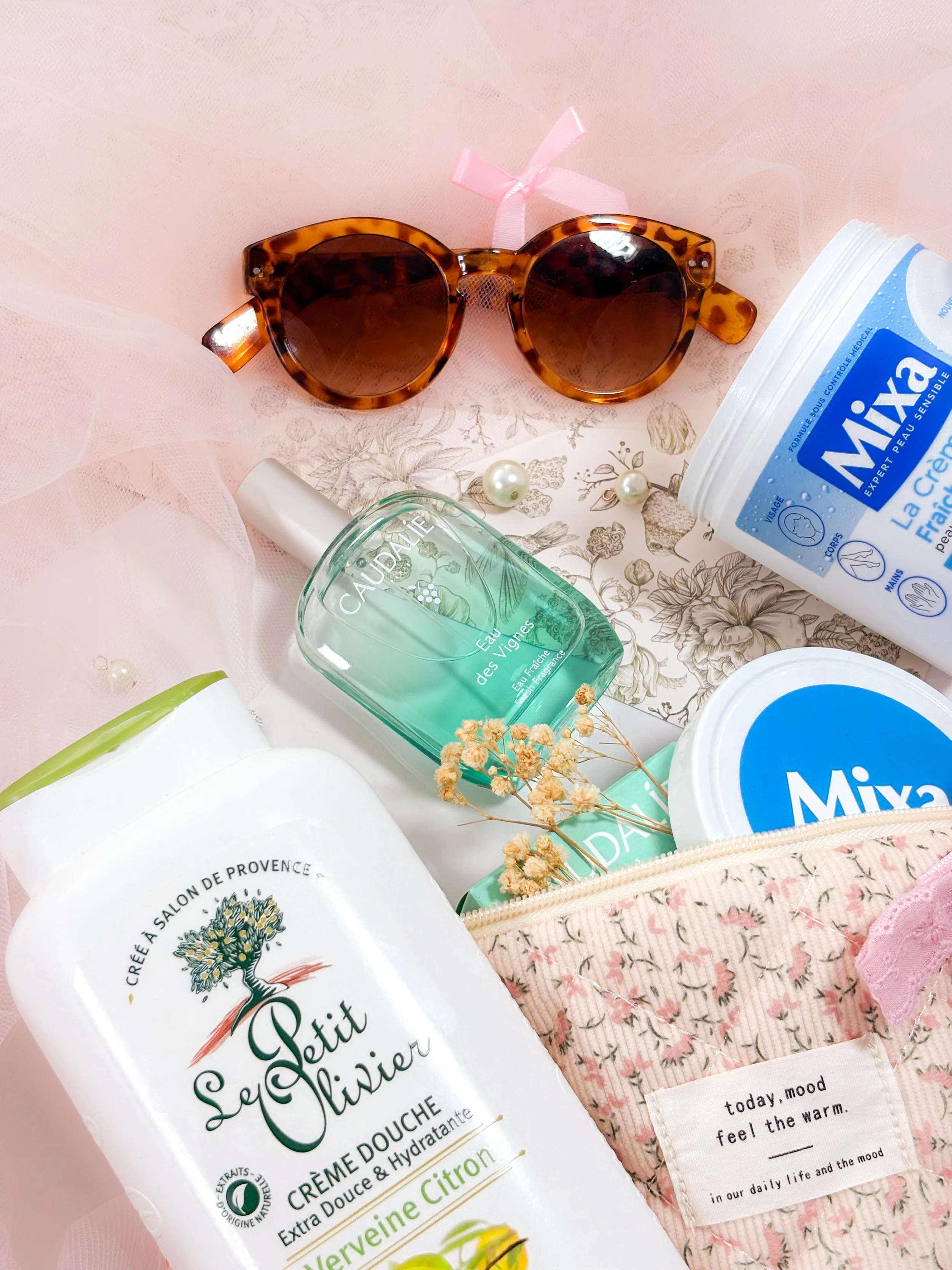 Trois produits beauté favoris pour mieux supporter les fortes chaleurs estivales.