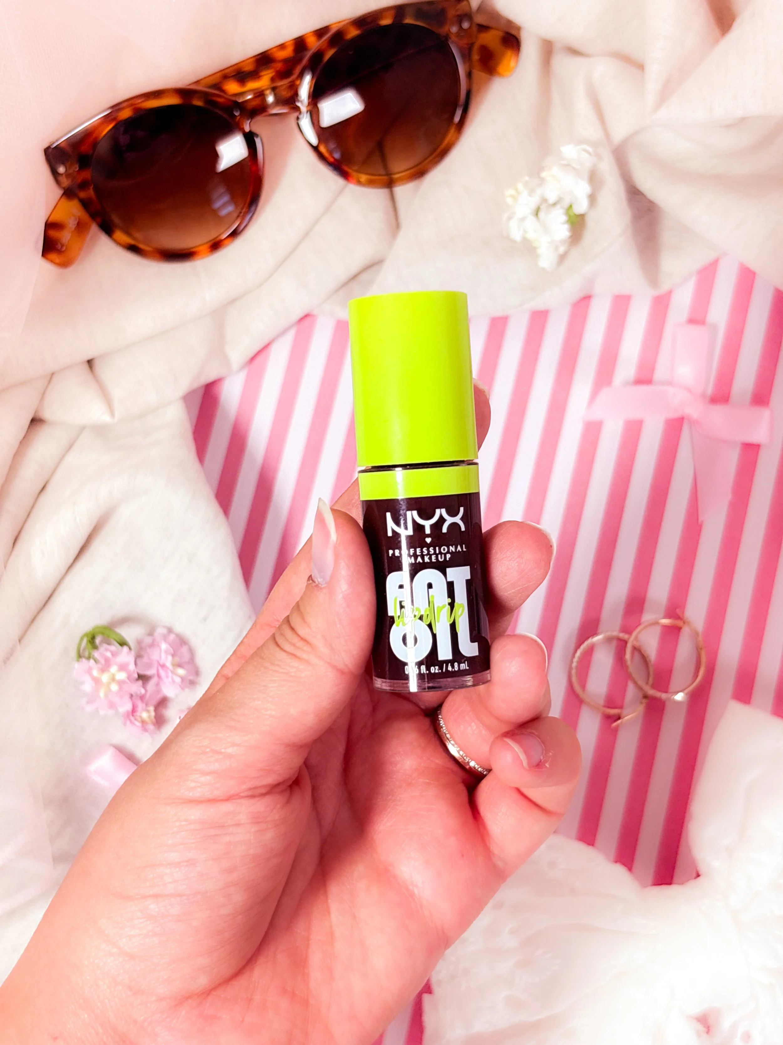 Fat Oil Lip Drip en teinte That's Chic de Nyx, l'huile à lèvres idéale pour des lèvres brillantes sans effet collant