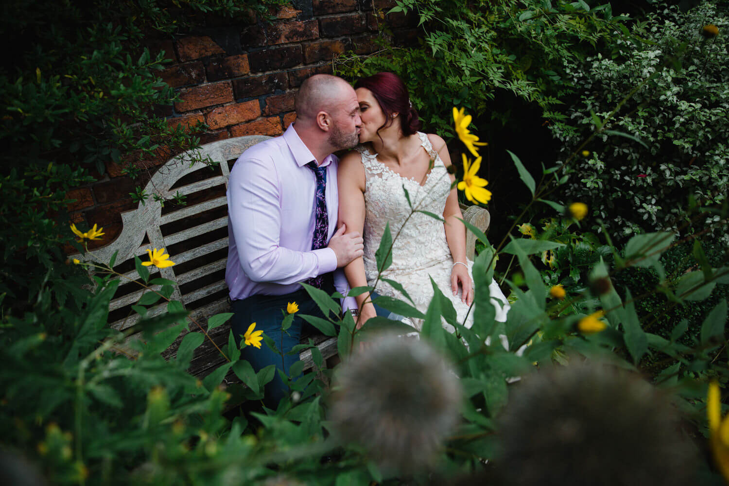 sneaking off with the bride and groom to capture some nice natural relaxed portraits