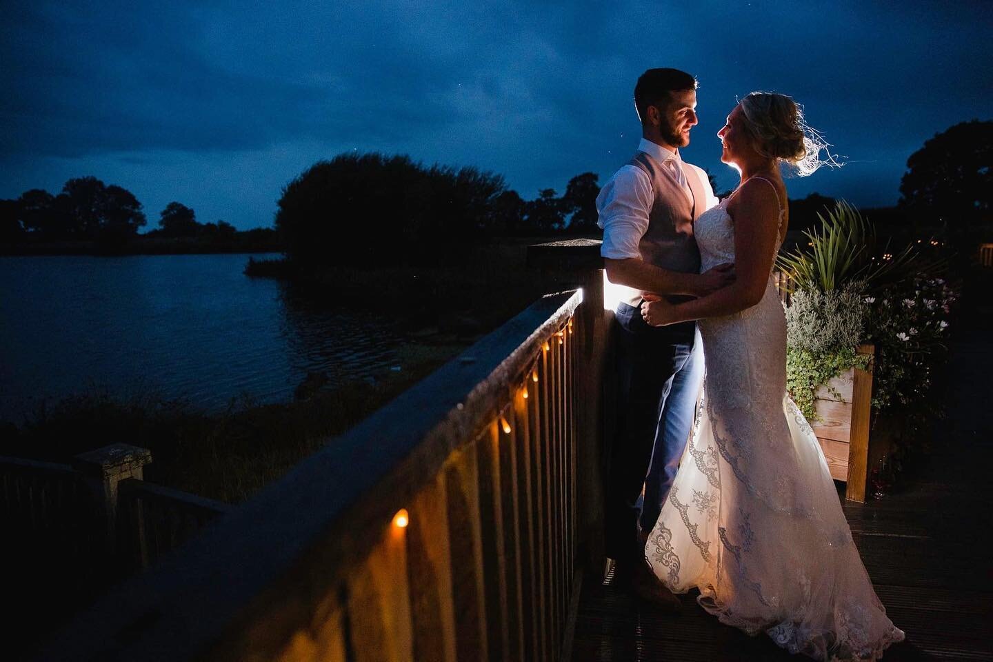 Emma and Mark at Sandhole Oak Barn.

Evening portrait of this lovely couple to cap off an amazing day at Sandhole Oak Barn on Saturday 🙌🏻