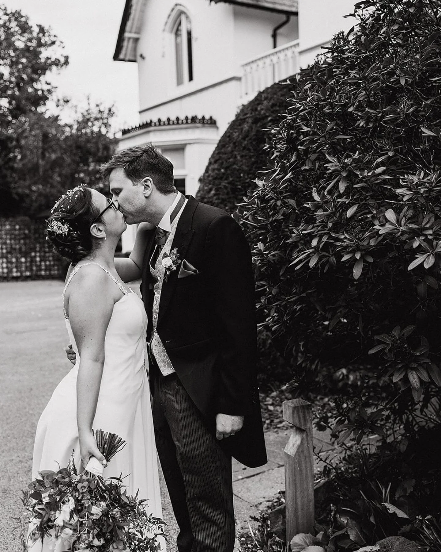 Katy and Marc at Didsbury House Hotel

𝙲𝚎𝚛𝚎𝚖𝚘𝚗𝚢, 𝙳𝚛𝚒𝚗𝚔𝚜 𝚊𝚗𝚍 𝙿𝚘𝚛𝚝𝚛𝚊𝚒𝚝𝚜 ✨

Here&rsquo;s a look at Katy and Marc&rsquo;s Didsbury House Hotel wedding from March; a look back at their lovely intimate wedding ceremony at Didsbury