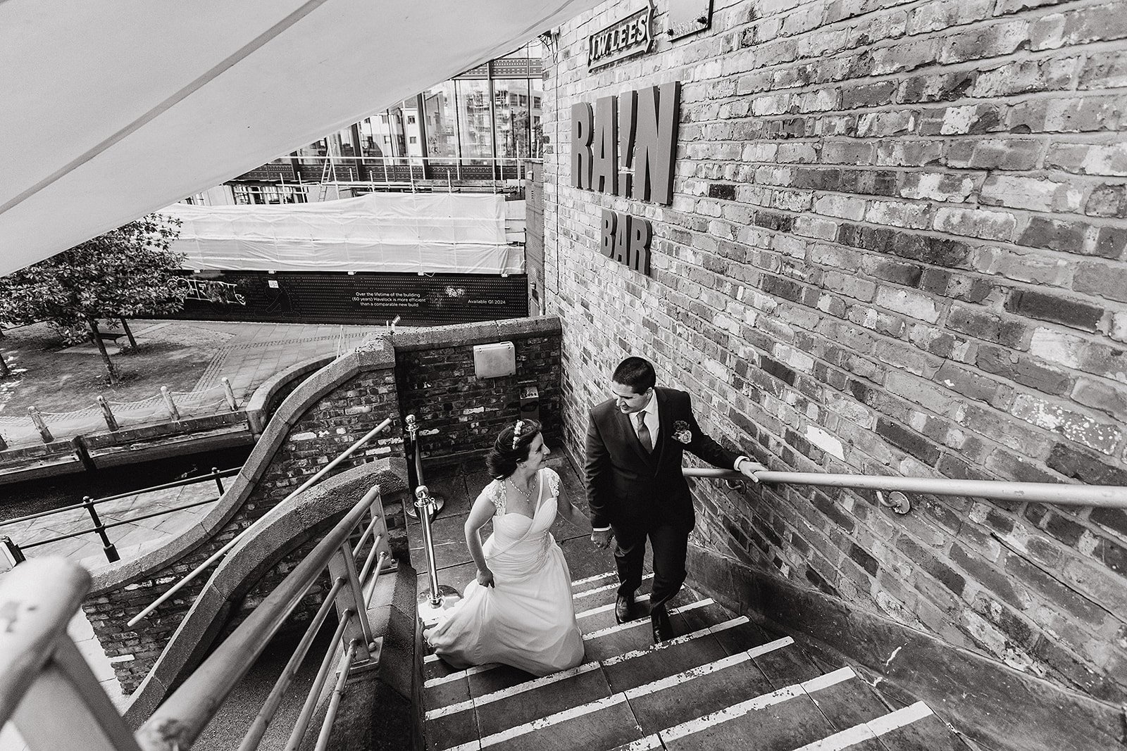 rain-bar-wedding-venue-manchester-staircase-couple.jpg