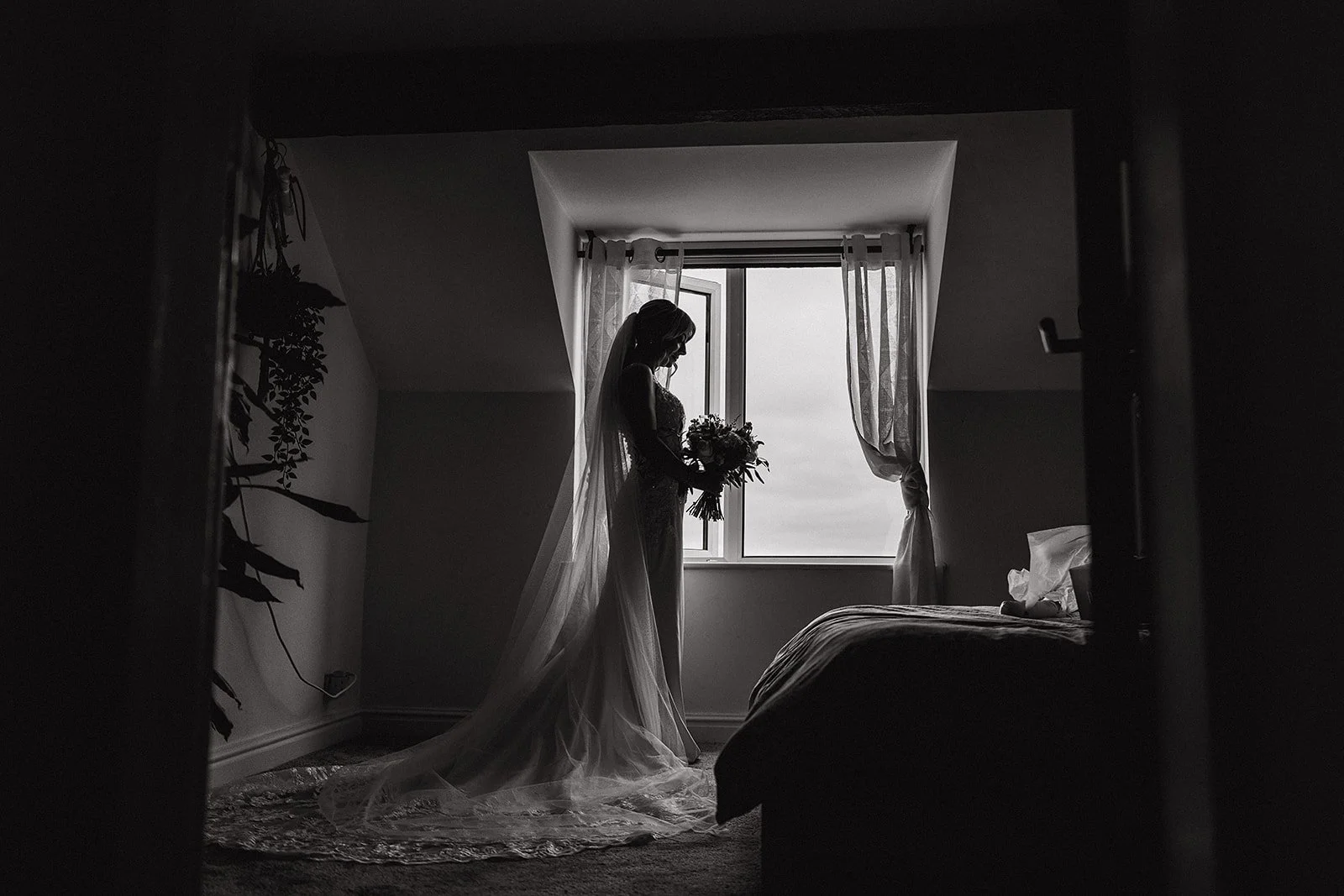hyde-bank-farm-bride-portrait-garden.jpg 
