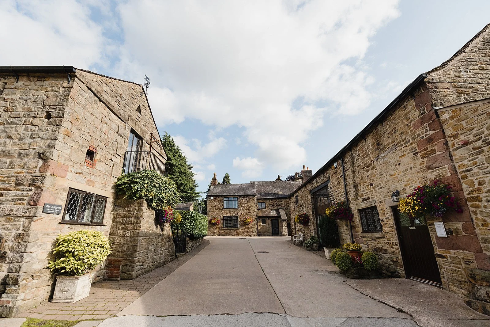 hyde-bank-farm-wedding-venue-exterior.jpg 