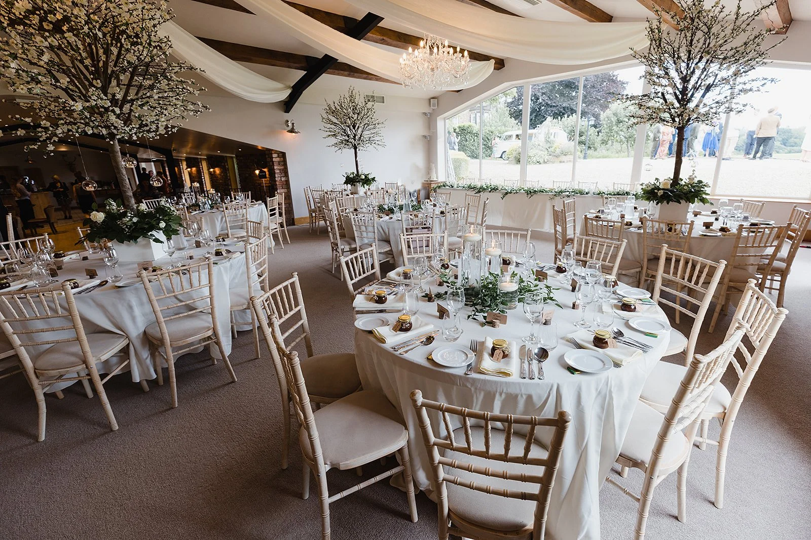 hyde-bank-farm-wedding-reception-room-decor.jpg