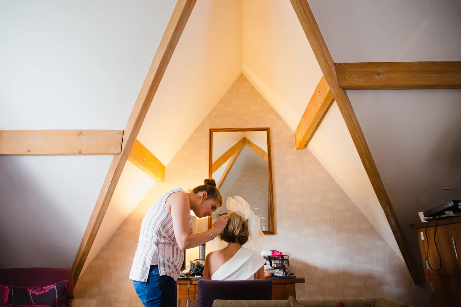 didsbury-house-hotel-bridal-suite-makeup-application.jpg