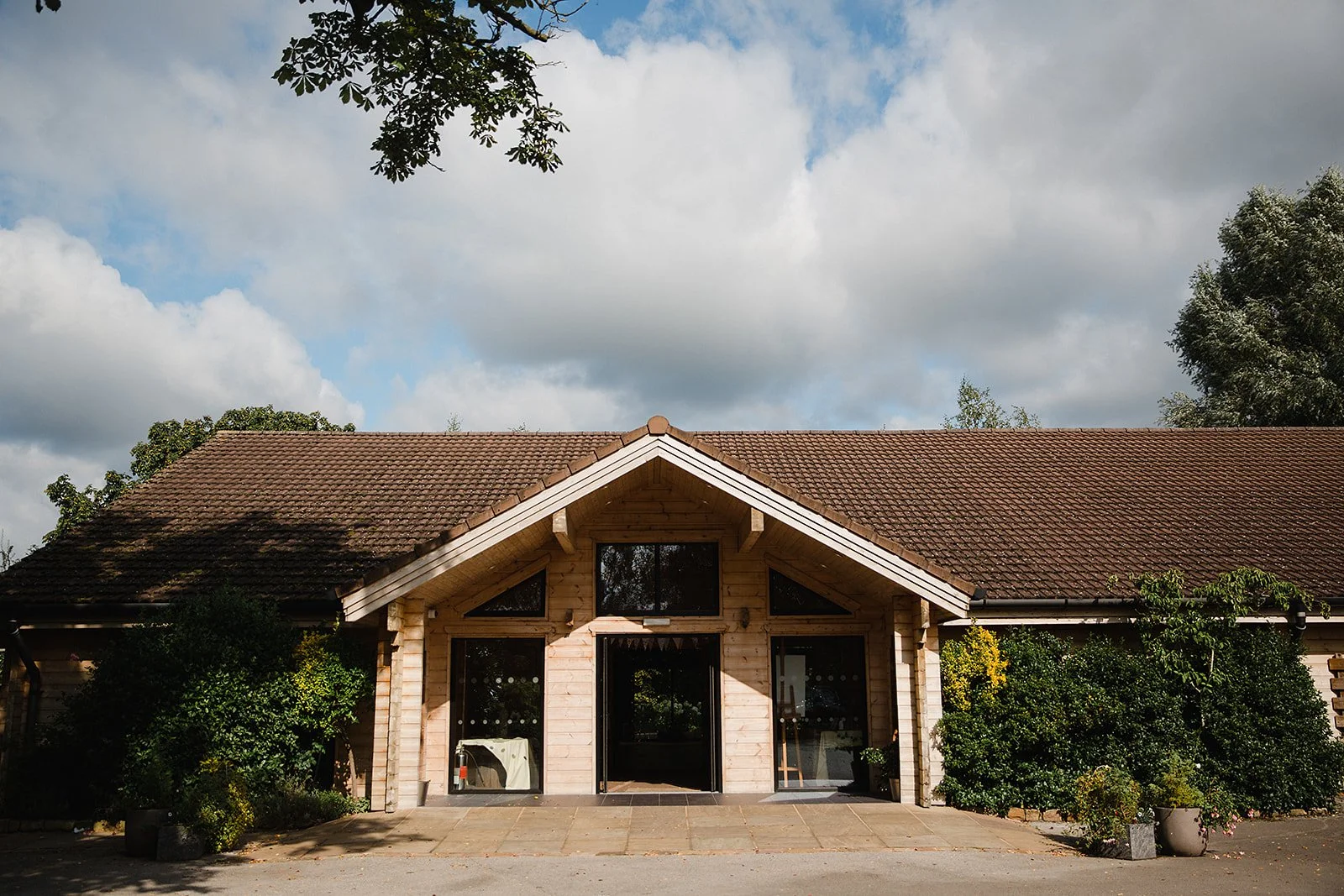 styal-lodge-wedding-entrance-summer-day.jpg