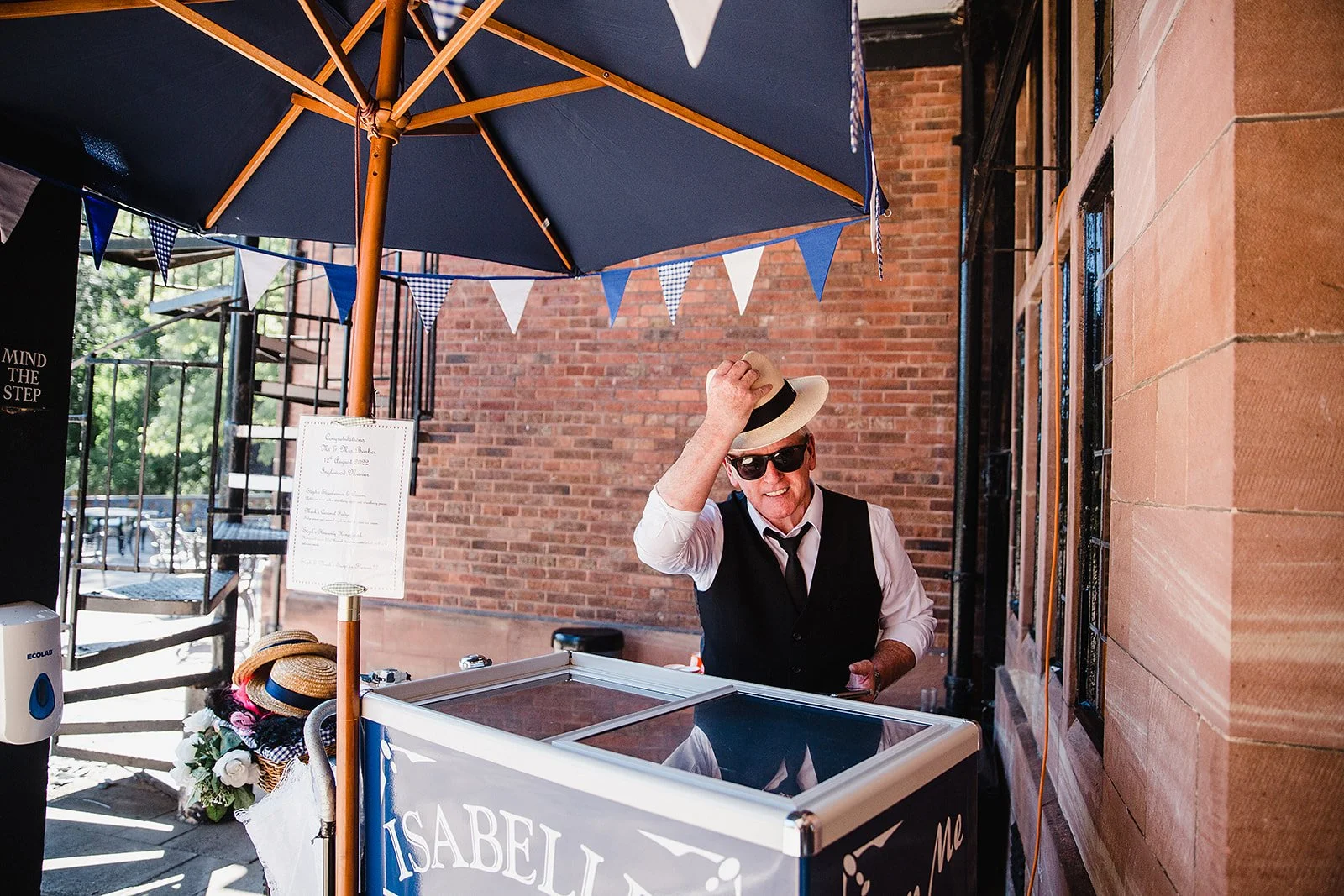 inglewood-manor-wedding-ice-cream-cart.jpg  