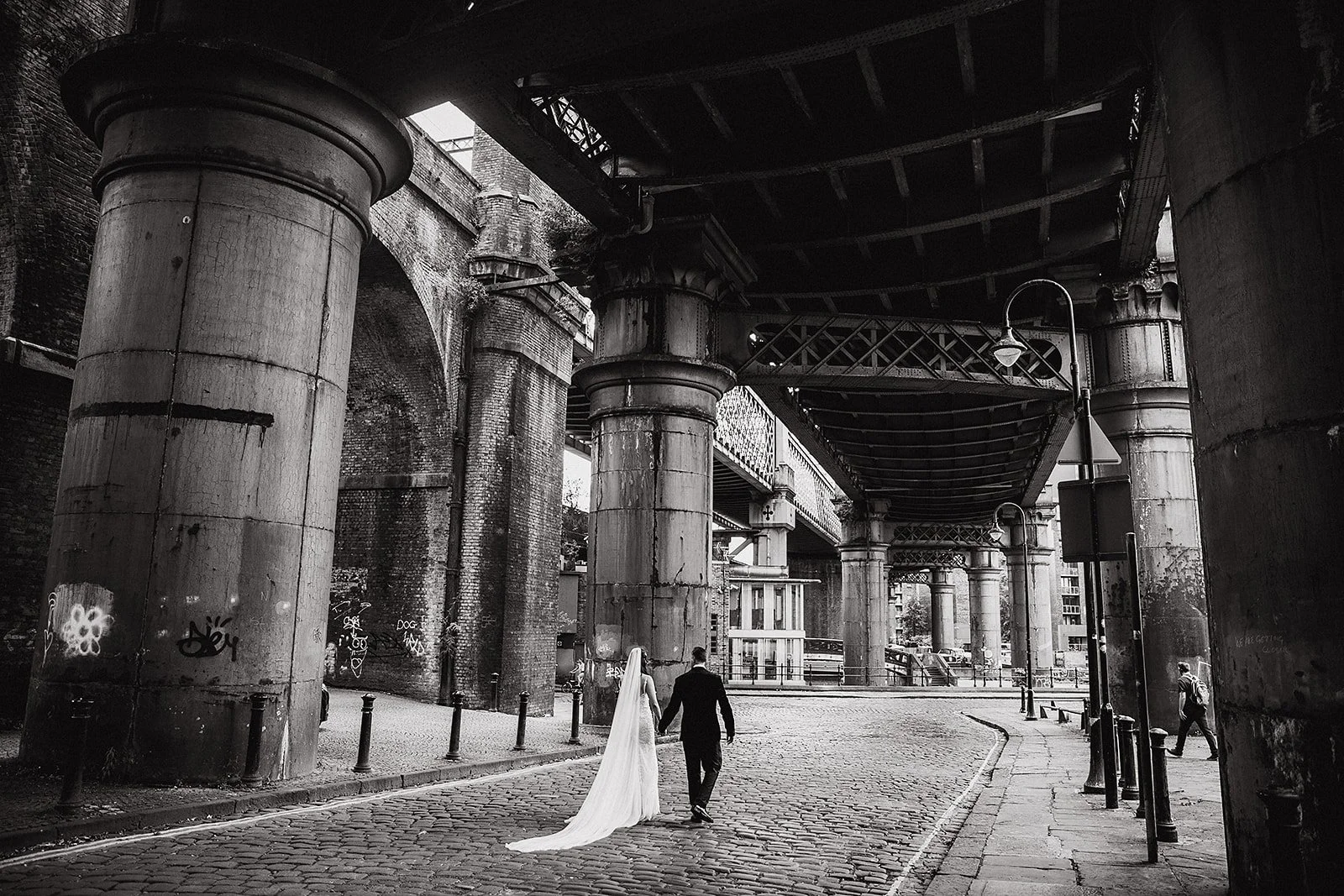 castlefield-rooms-wedding-bridge-portrait-manchester.jpg