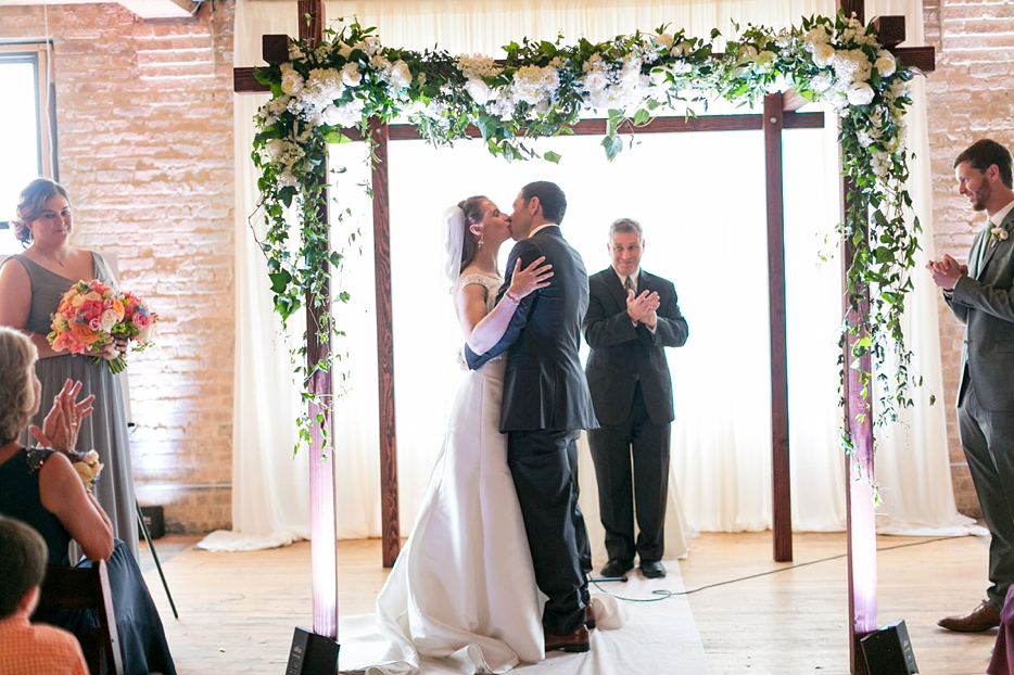 Kiss ceremony.png