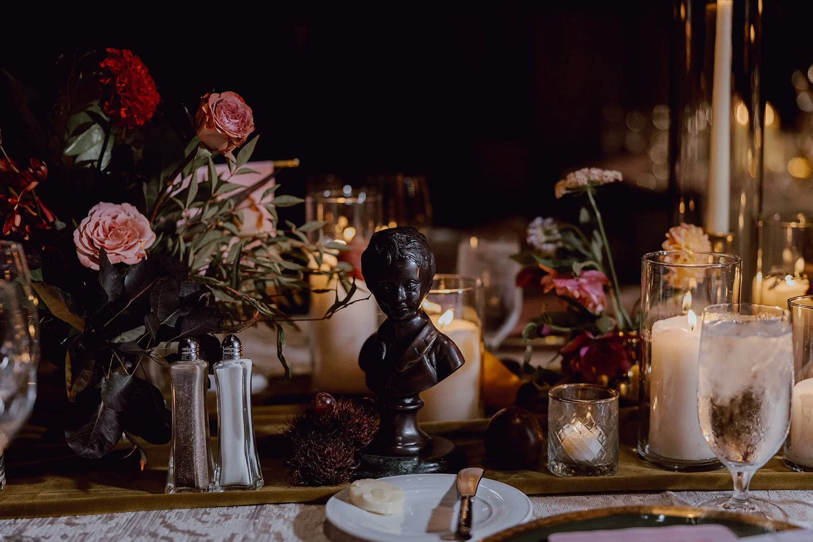 InterContinental-Chicago-Wedding-Photography-by-Artists-and-Stories-Curated-by-Megan-Saul-Part6 (37 of 145).jpg