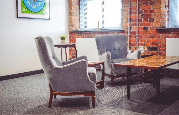  Small meeting room 