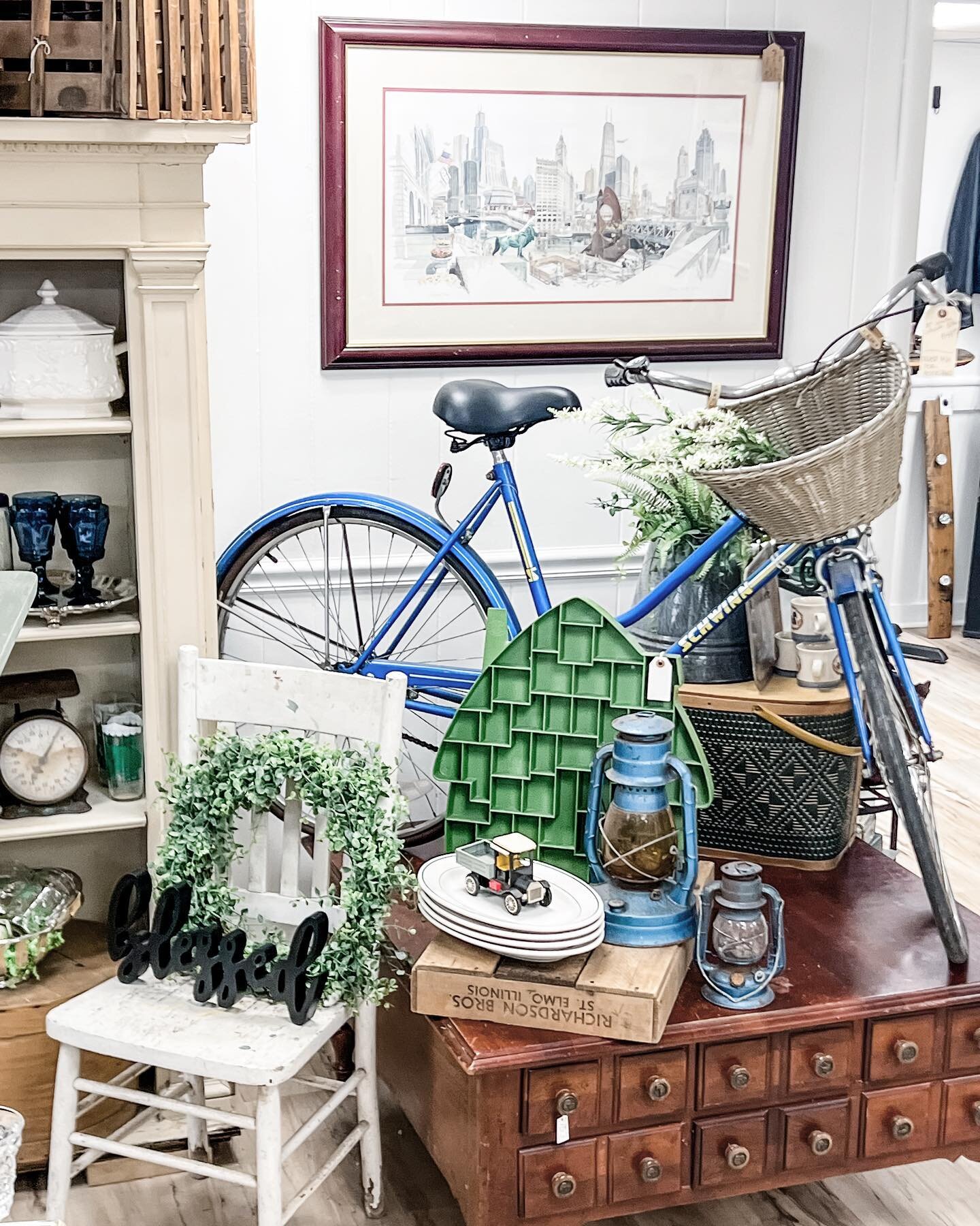 Beautiful &amp; unique finds are in full bloom at The Half Full Nest! 🌷🚲🪑 🦢 👗 
*******************************************
VINTAGE &amp; NEW DECOR &bull; FURNITURE &bull; FASHION &bull; ACCESSORIES &bull; LOTIONS &amp; POTIONS &bull; GREENERY &b