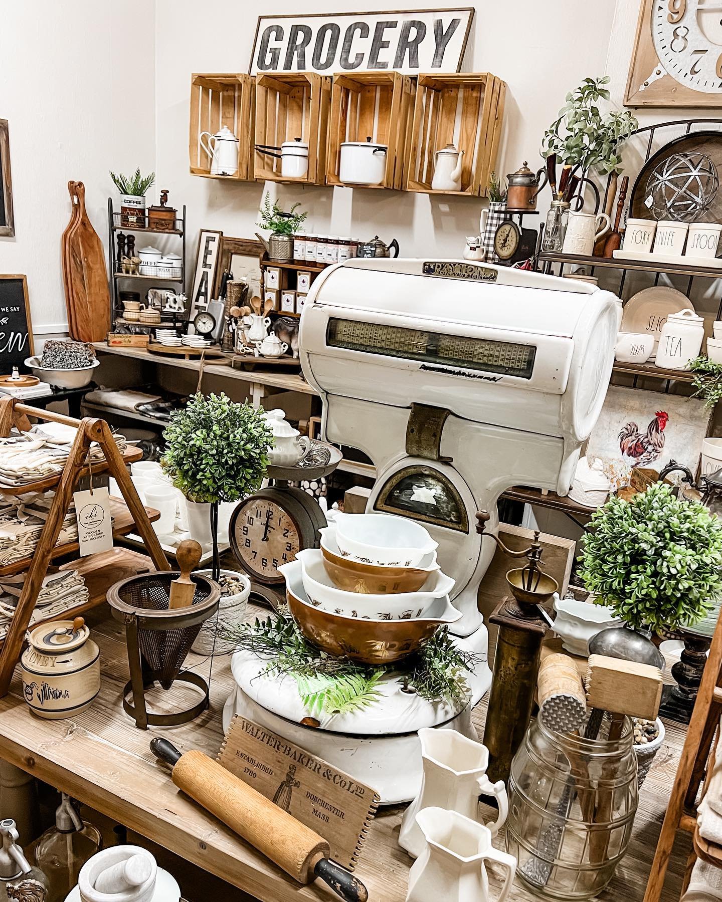 It&rsquo;s finally starting to feel like springtime outside! 🌱

Does your home and wardrobe feel like springtime?  We can help 🤗

Stop by The Half Full Nest in West Dundee for all the unique &amp; lovely spring things, Thursday through Sunday 1030-