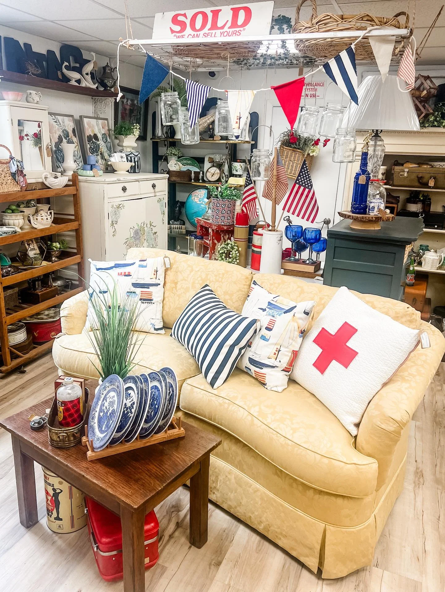 HELLOOO WEEKEND!! 👋🏼 

If I&rsquo;m not by the shop desk, you MIGHT catch me curled up on this extremely comfy, lux feather filled sofa! 

Shout out to Stephanie for snapping these pics yesterday! Anything catch your eye 👁️?

Th-Sun 1030-330 &bull