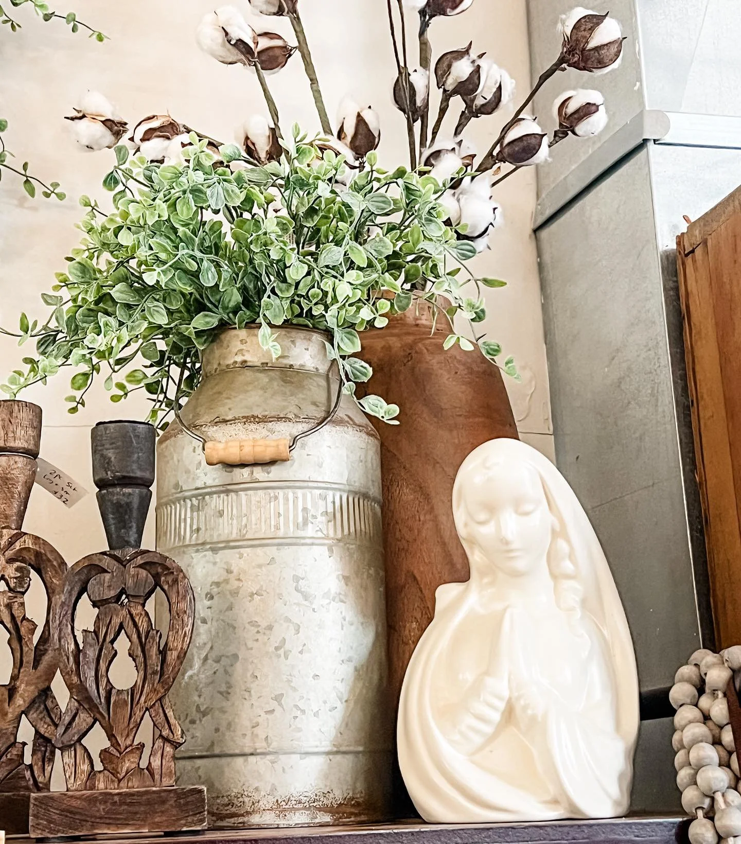 We simply cannot get enough of Haeger Pottery over here at The Half Full Nest!  Whether it&rsquo;s a swanky mcm sculpture or a flowery art nouveau vessel, we just adore every era, color and finish used by the East Dundee Factory since it started maki