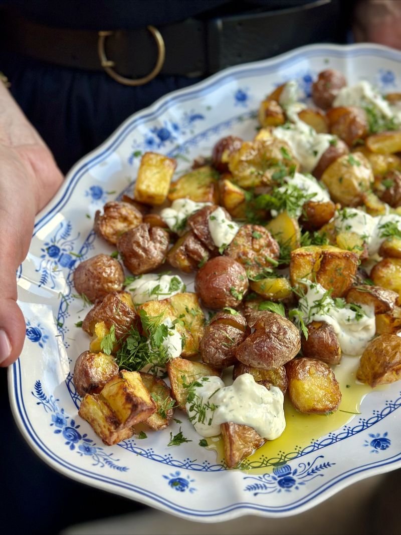 Gebakken aardappeltjes met citroencrème en dille