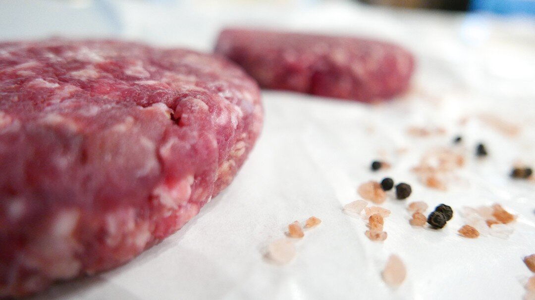 Too busy for Christmas shopping this year? Order pasture raised ground beef for your friends and family! It’s easy to order and better yet, it’s delivered to your front door if you’re local!