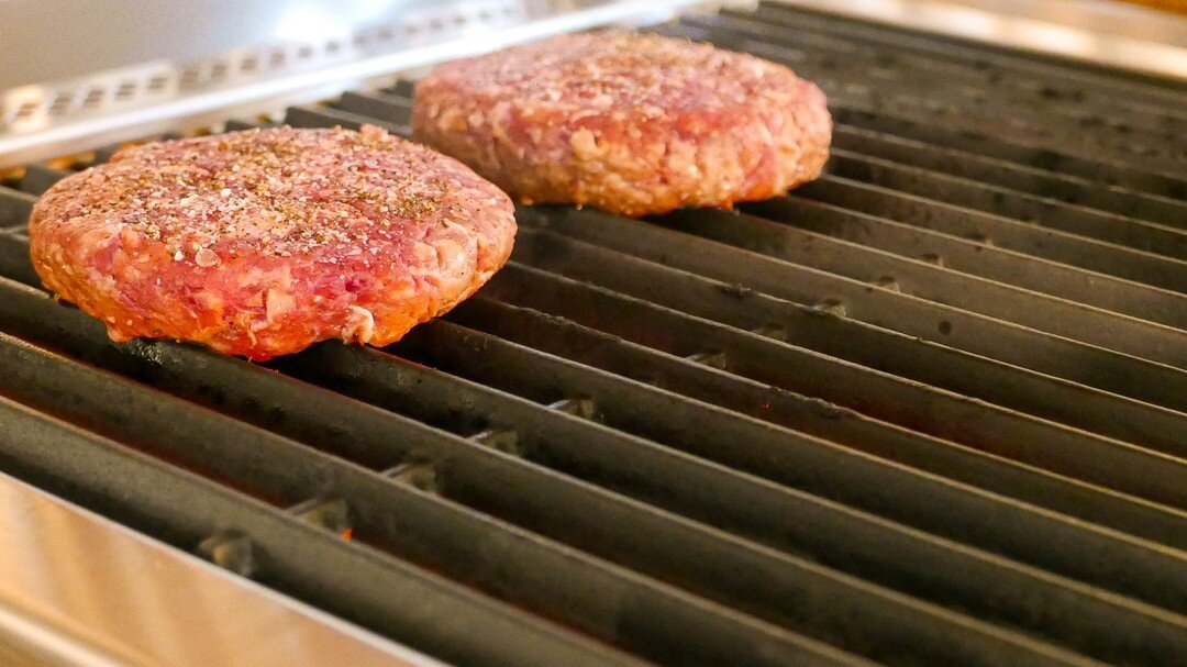 This year, the gift everyone is looking for under the Christmas tree is beef! Order pasture-raised ground beef and your loved ones won't be disappointed.