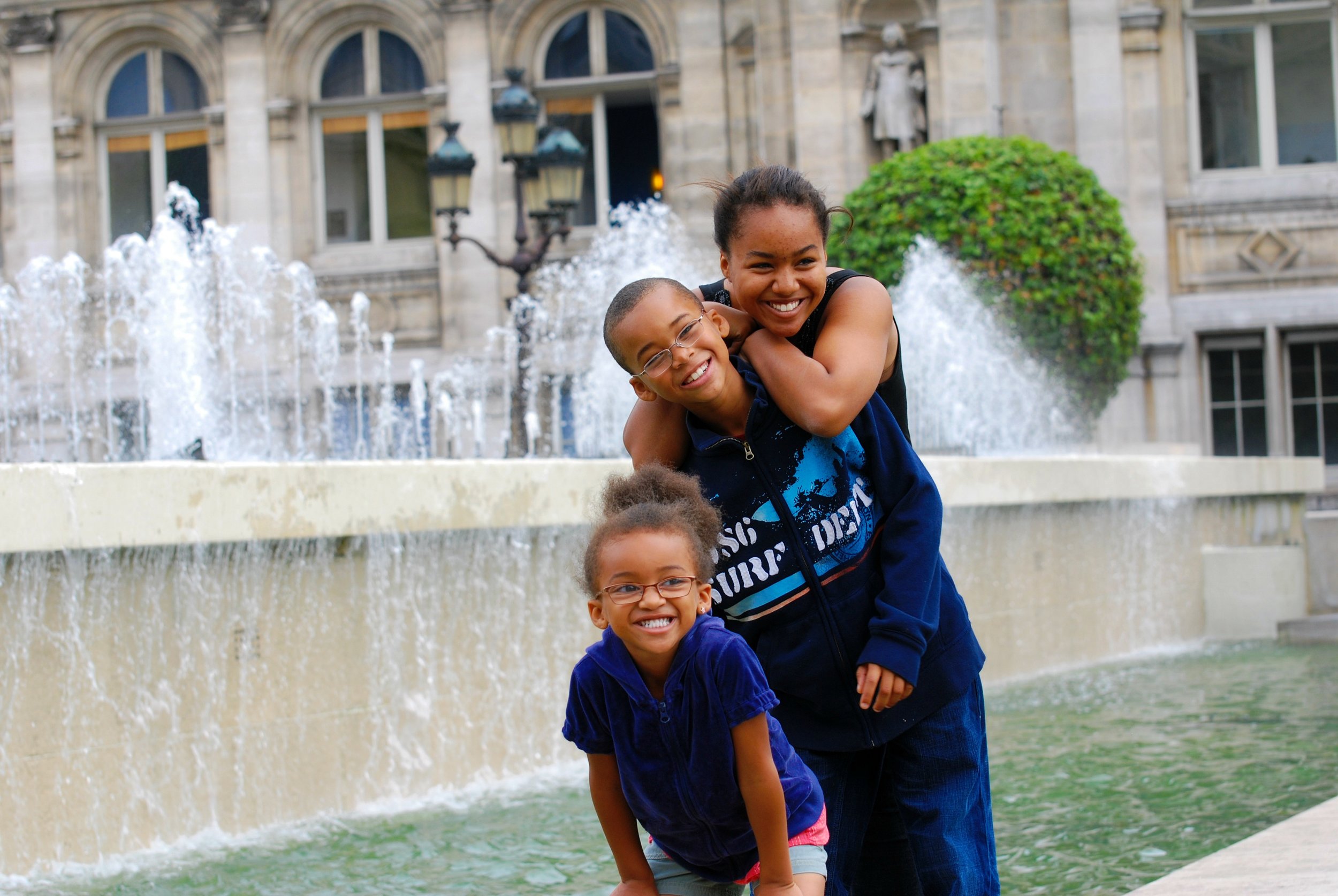 Paris - Blog - Kids at Versailles Fountain.jpg