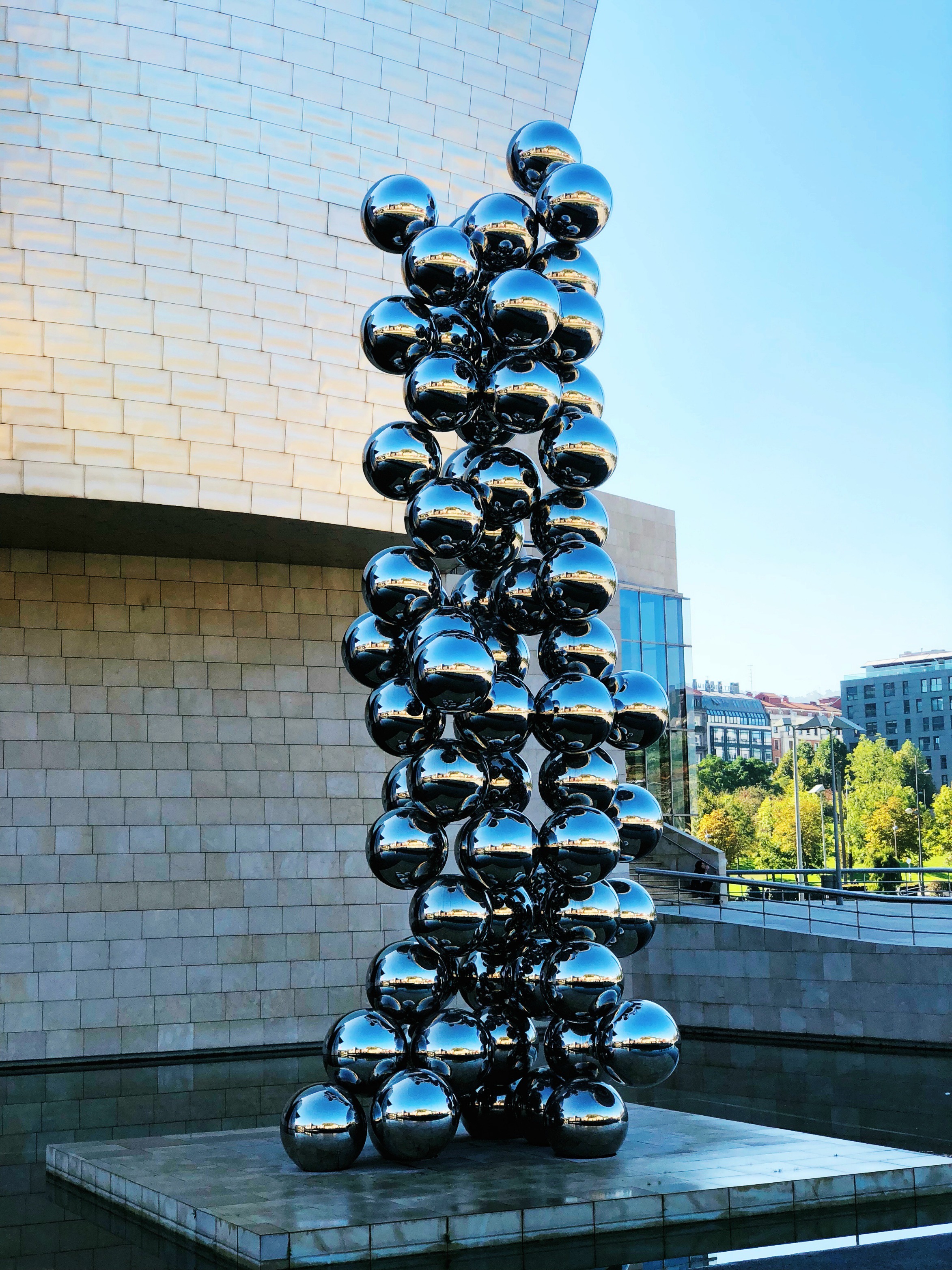 Bilbao Blog 2019 - Guggenheim Bubbles Installation.jpg