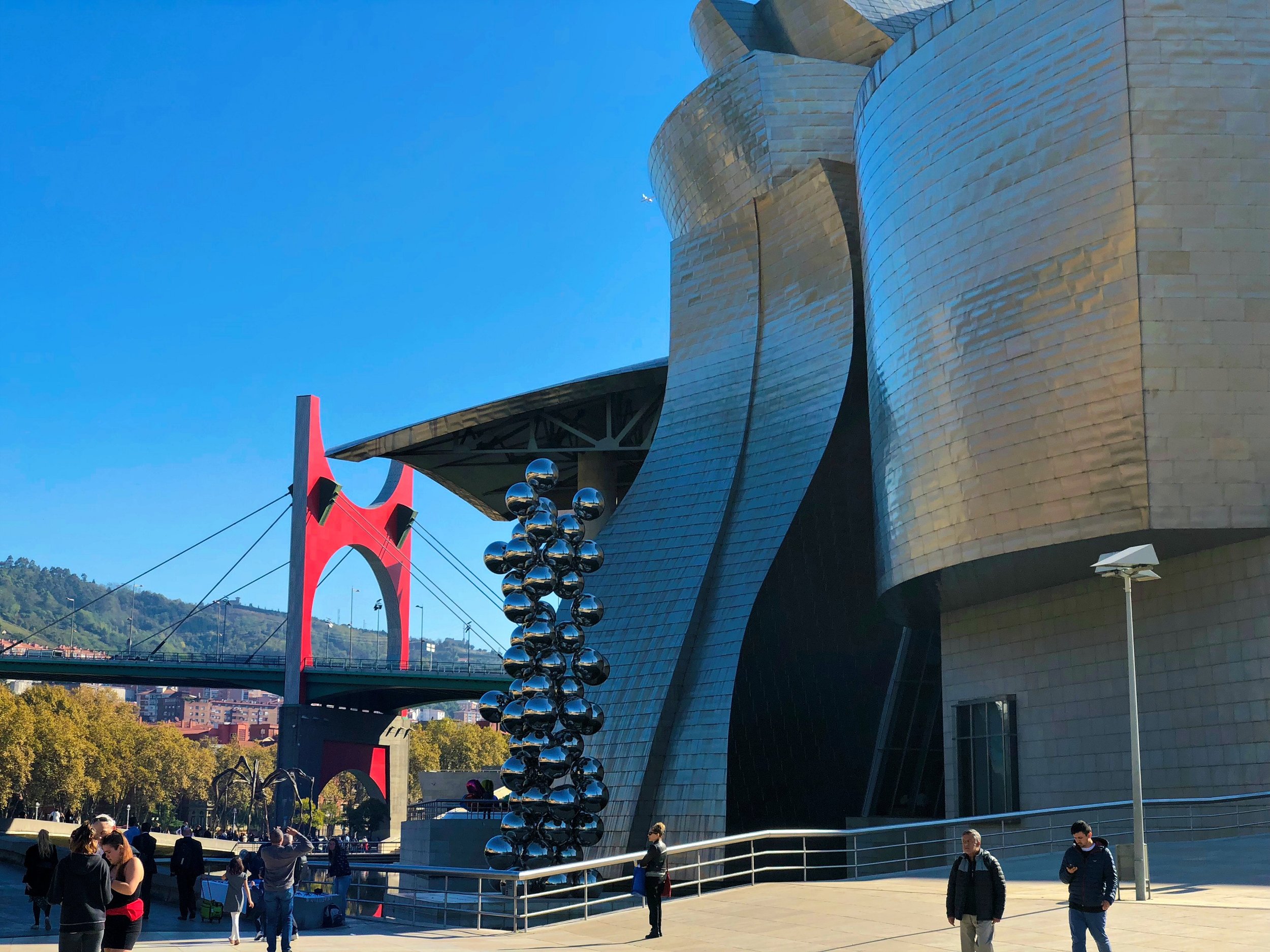 Bilbao Blog 2019 - Guggenheim w Bridge.jpg