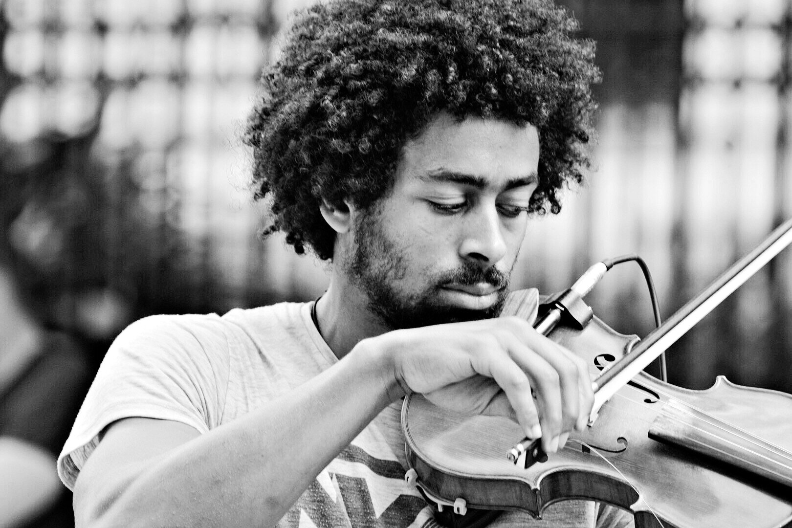 Blog - New Orleans - Royal Street Violinist2.jpg