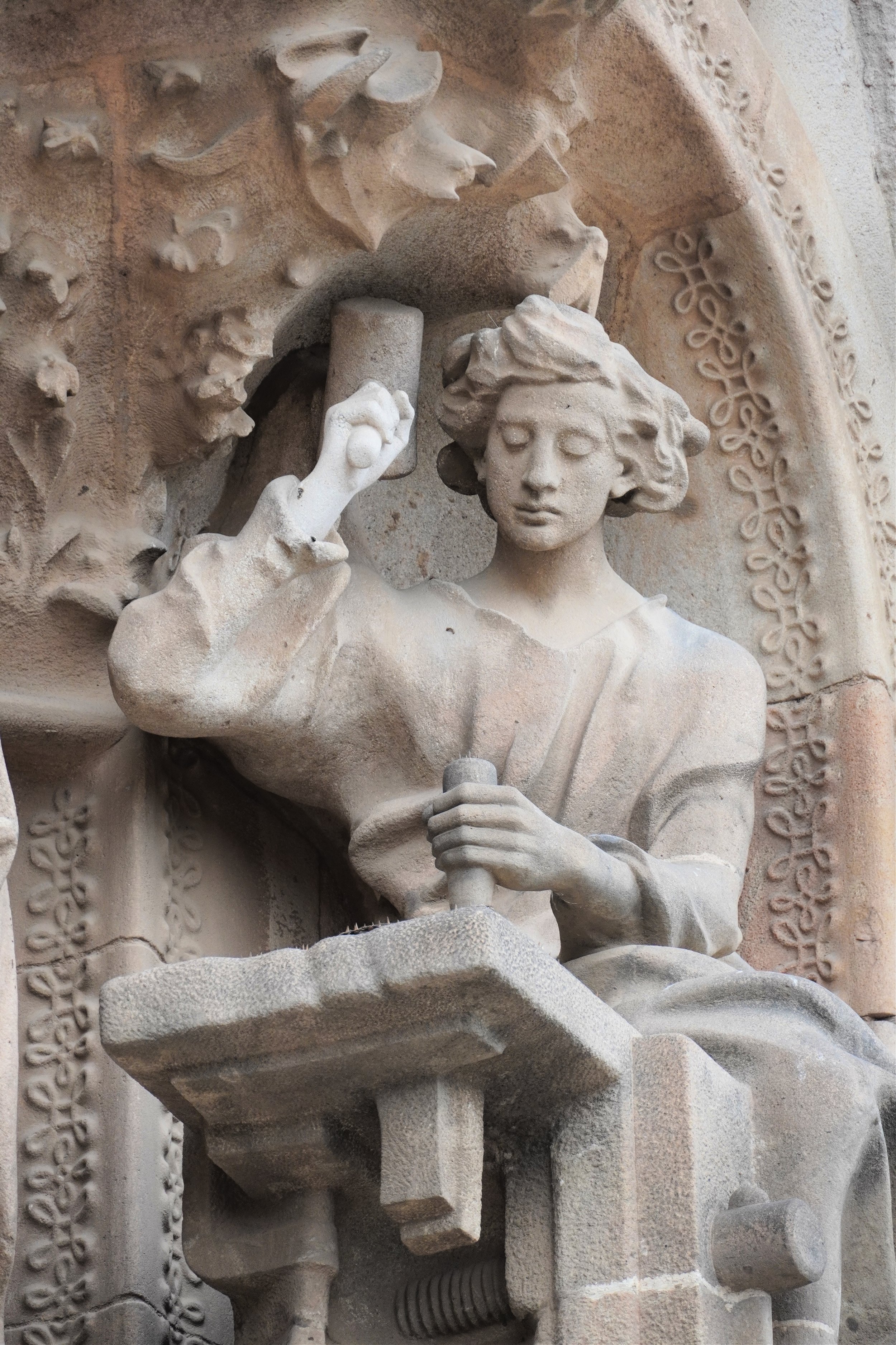 Barcelona - Sagrada Exterior Statue Detail.jpg