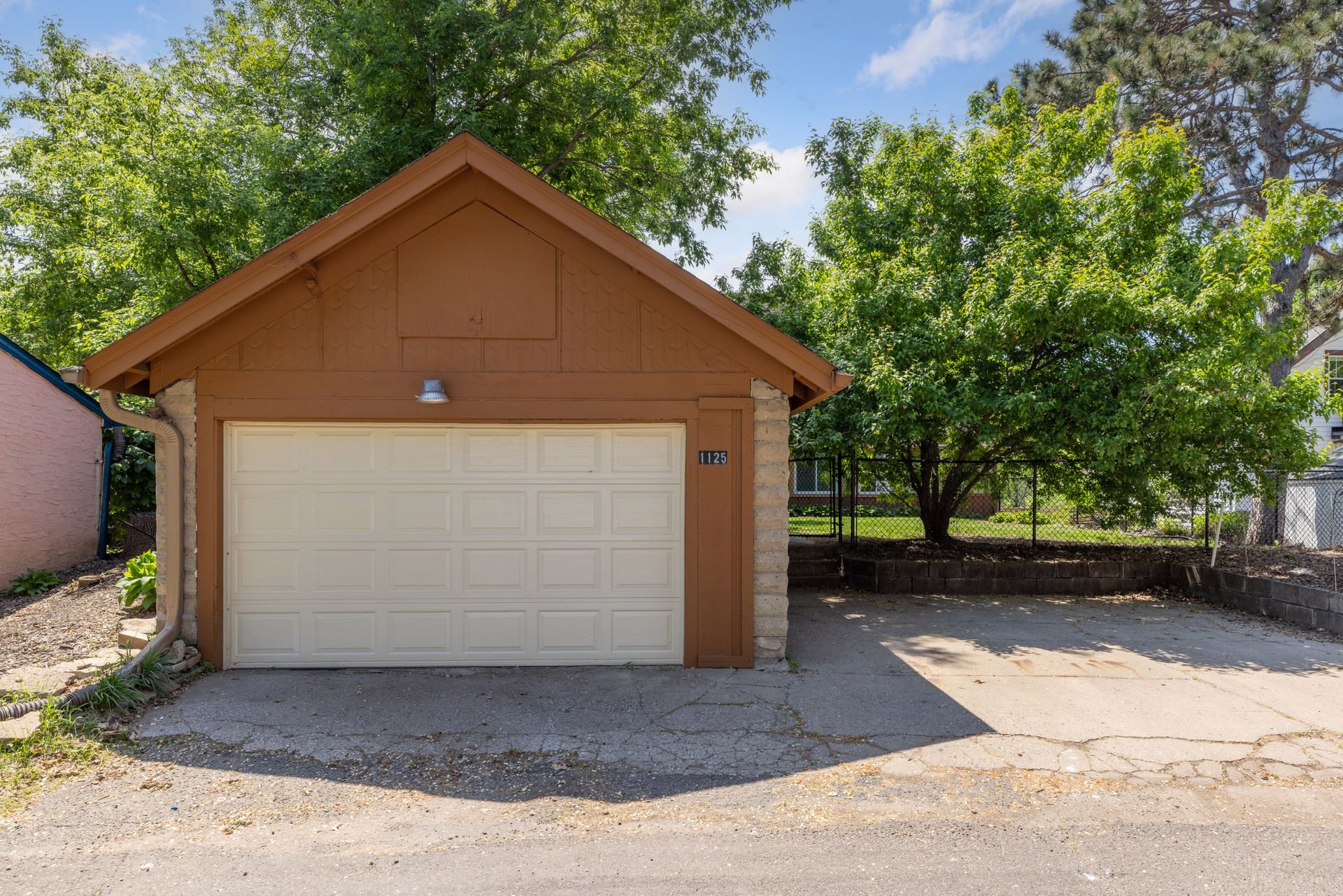 32 Garage View.jpg