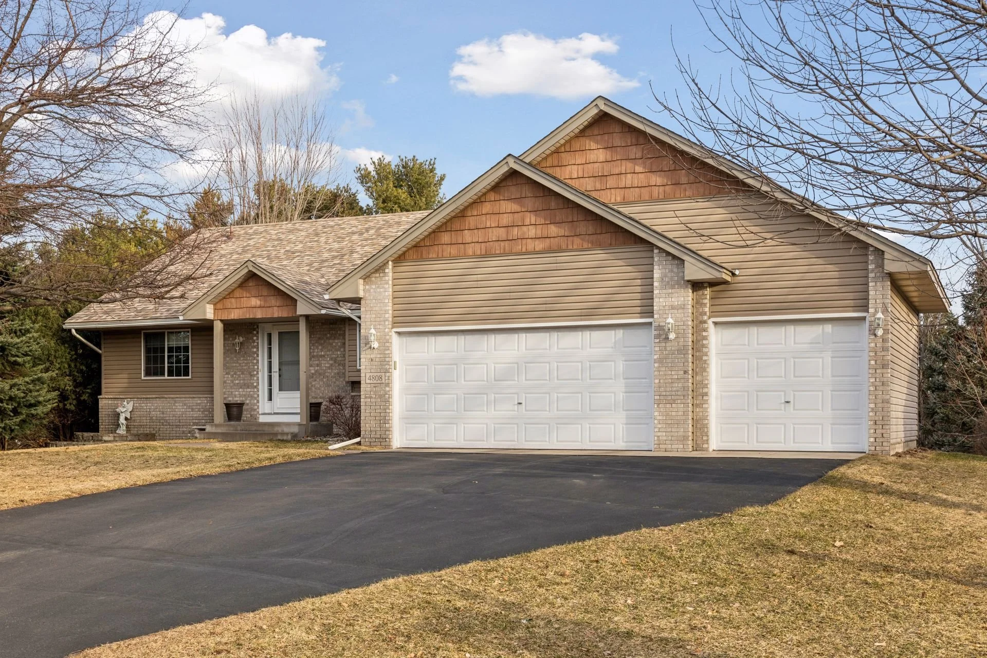 4808 Marigold Ave N