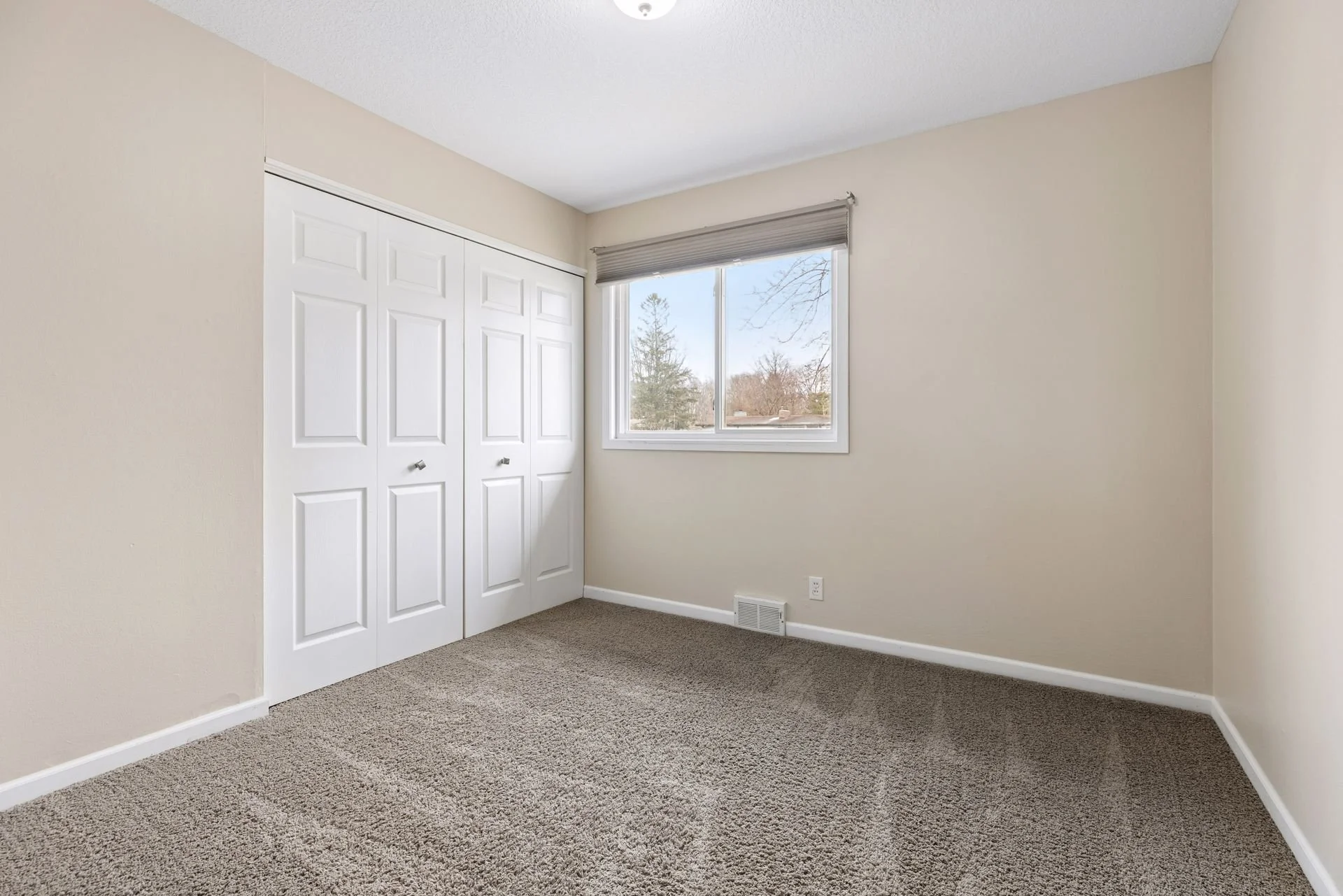 29 Third Bedroom.jpg