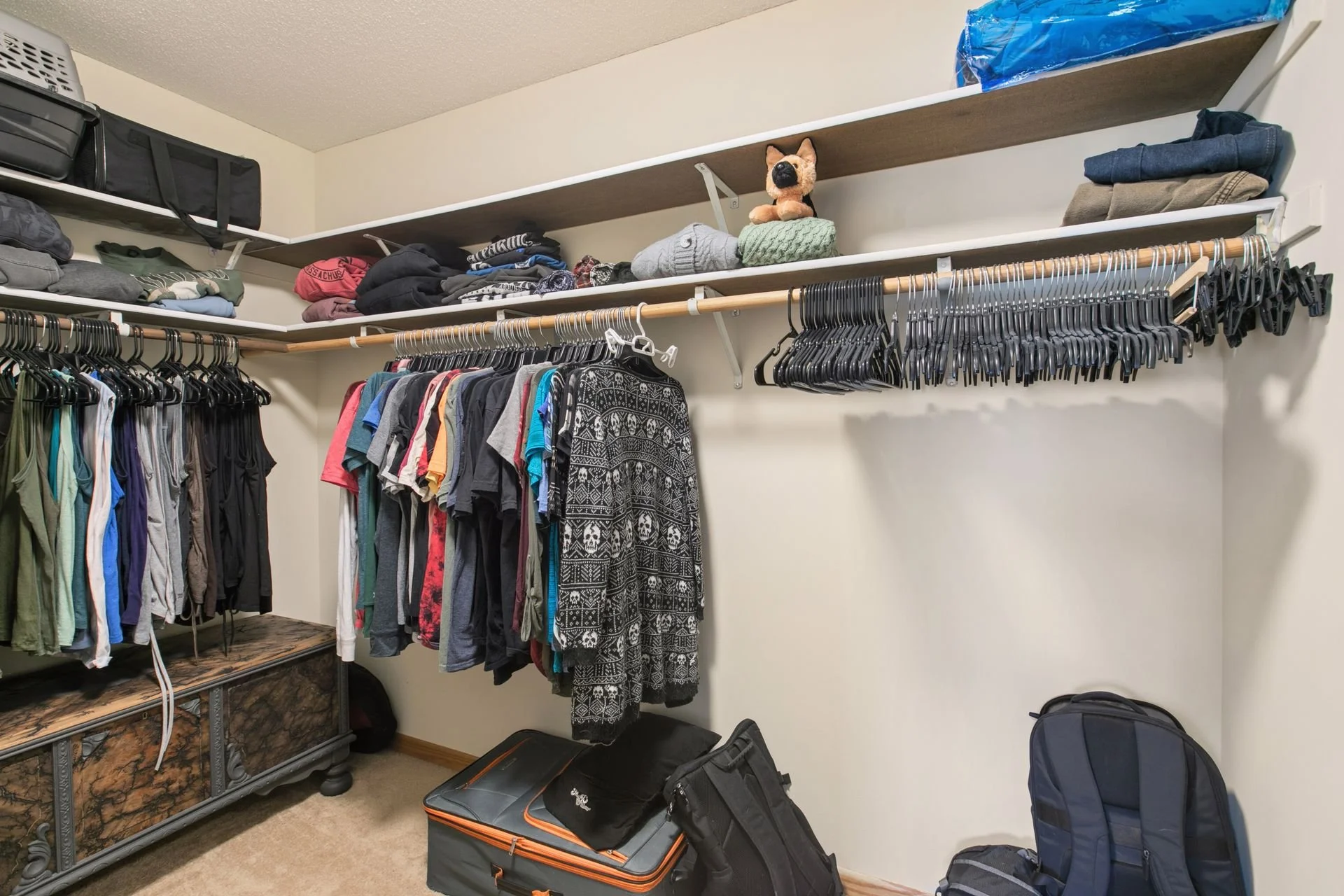 12 Walk-in Closet.jpg