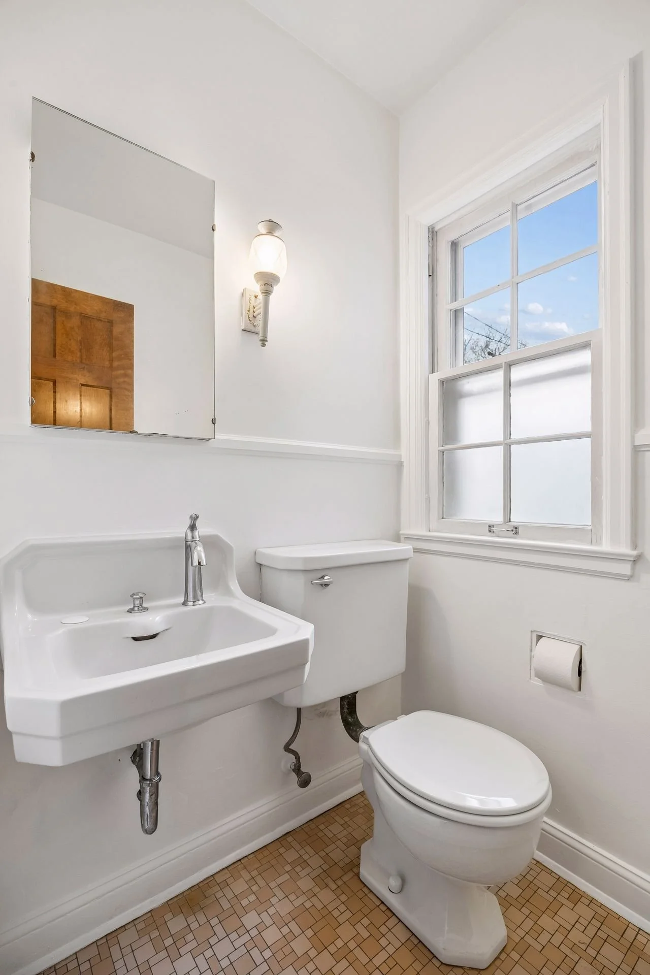 8 Main Floor Half Bath.jpg
