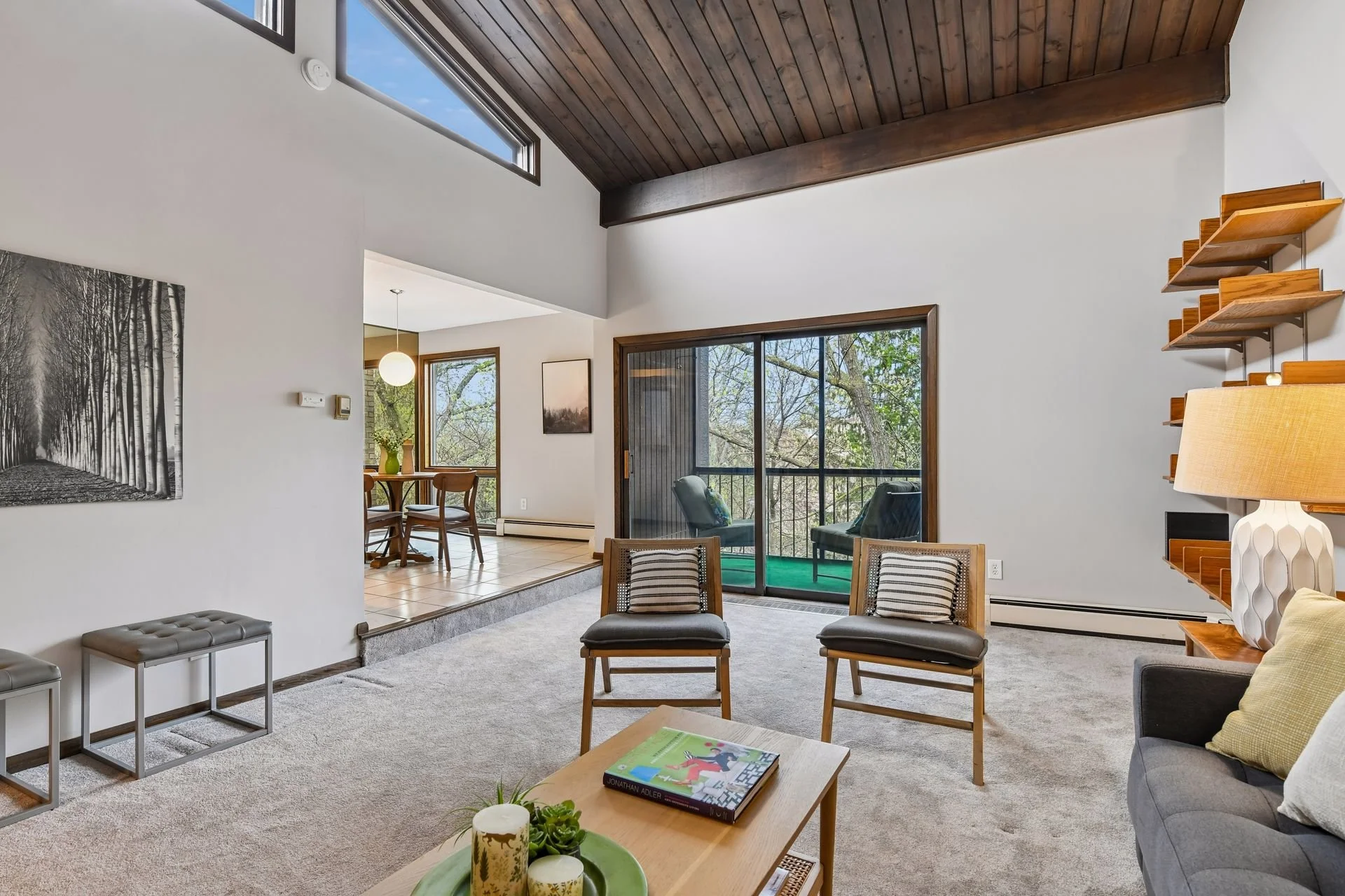 1 Living Room.jpg