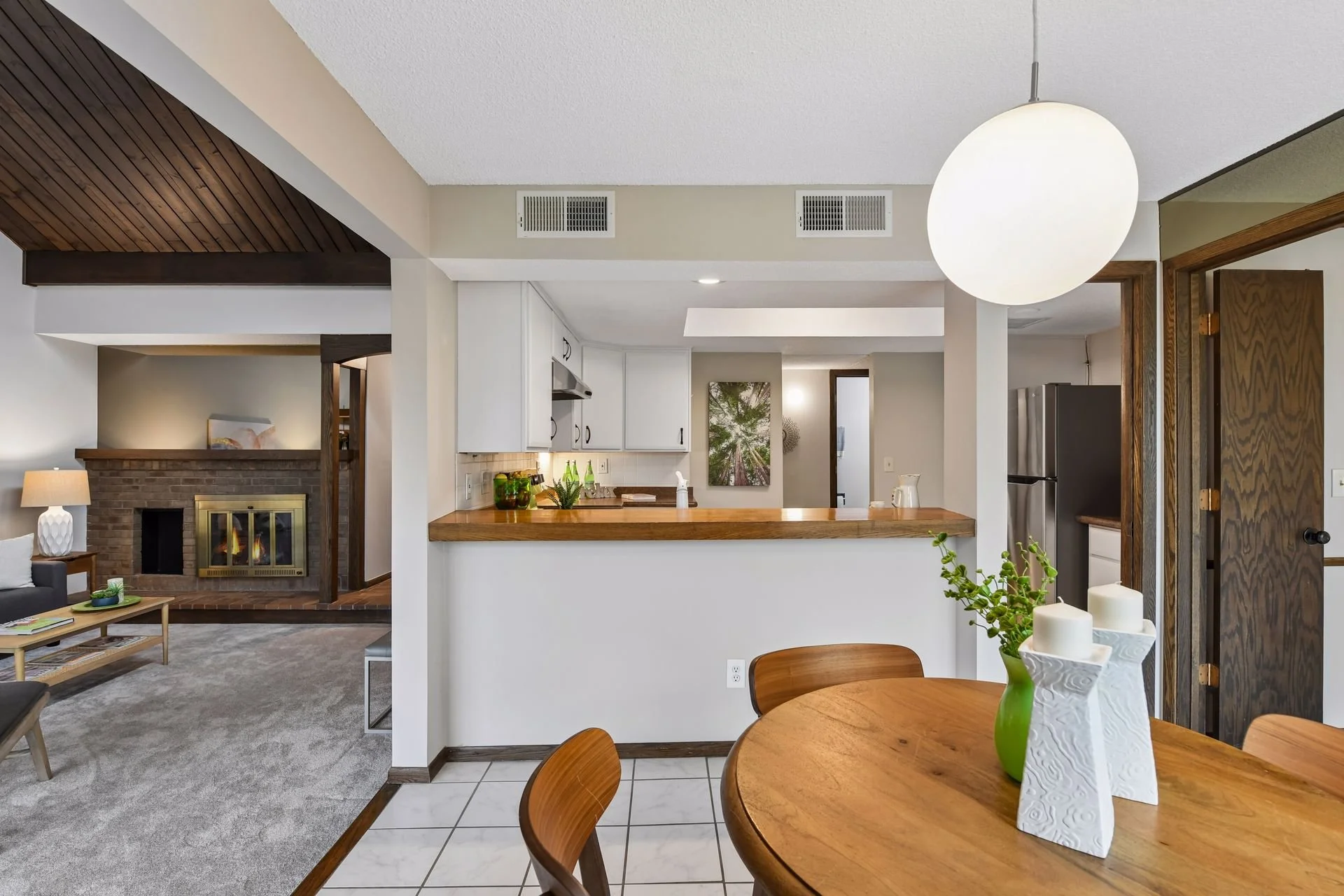 5 Dining Room.jpg