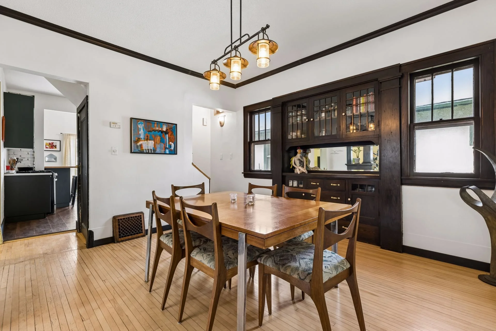 9 Dining Room.jpg