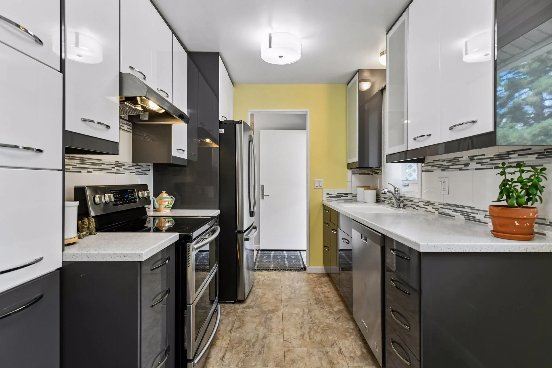 5 Kitchen.jpg
