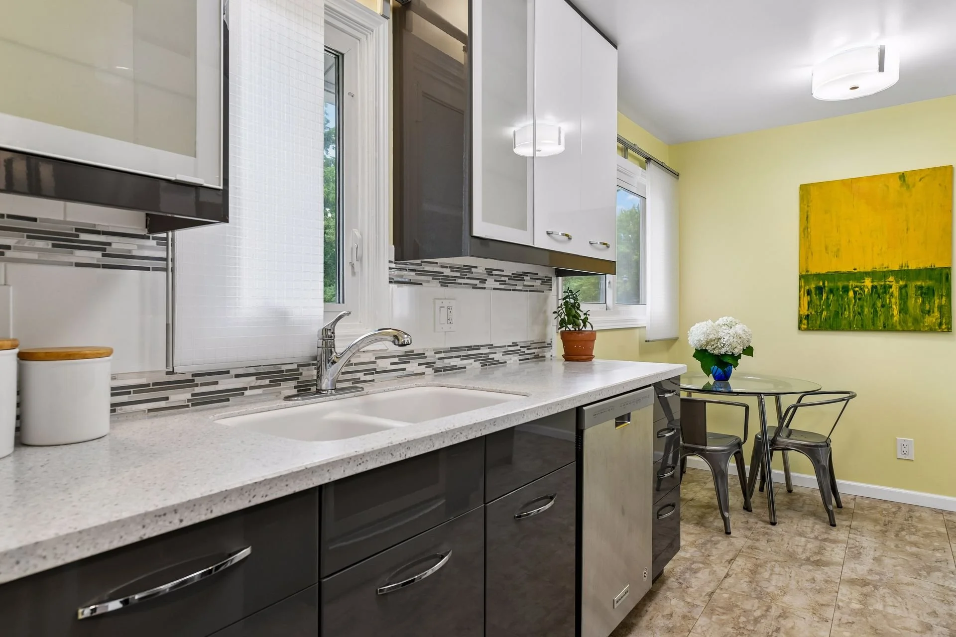 7 Kitchen.jpg