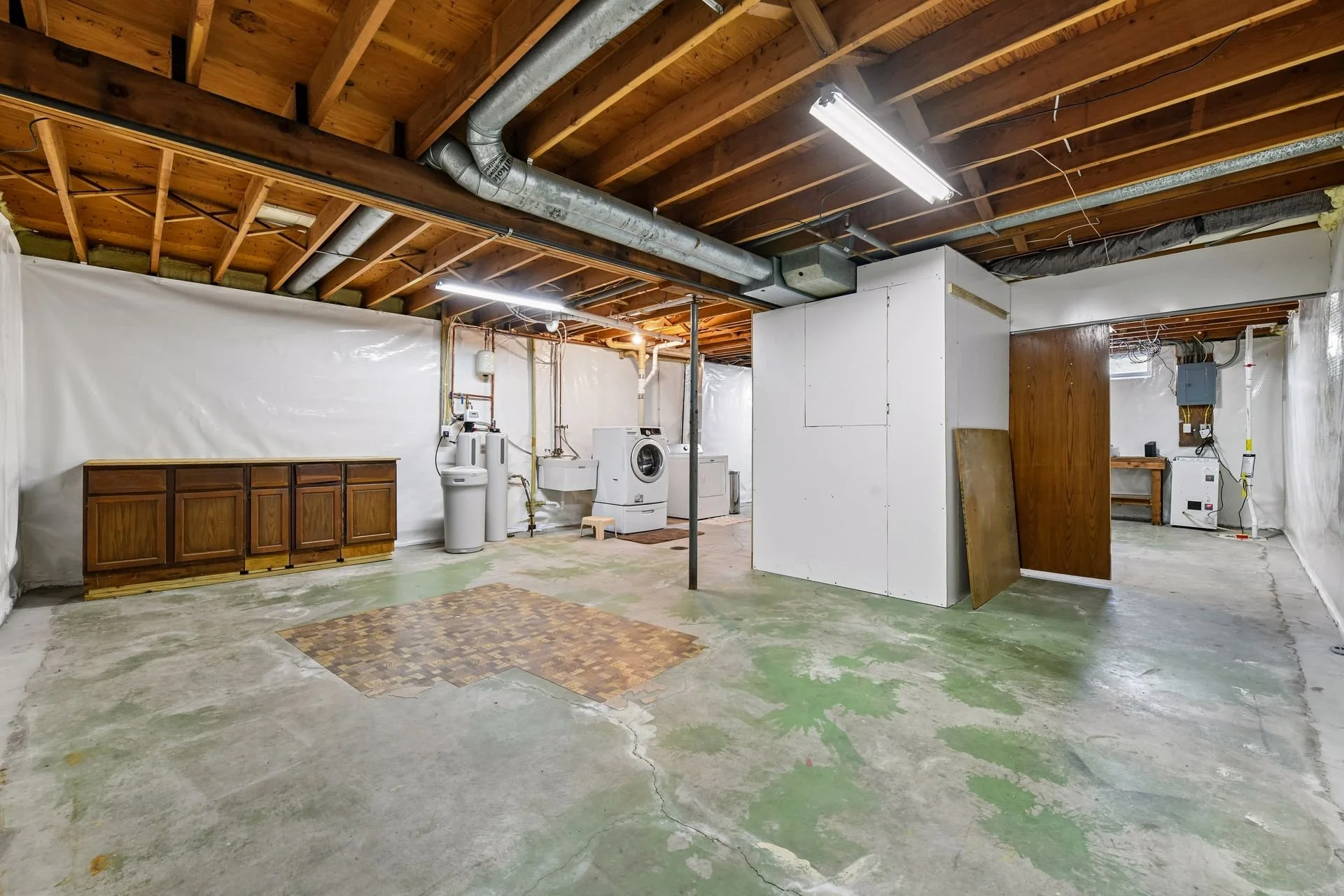 17 Basement.jpg