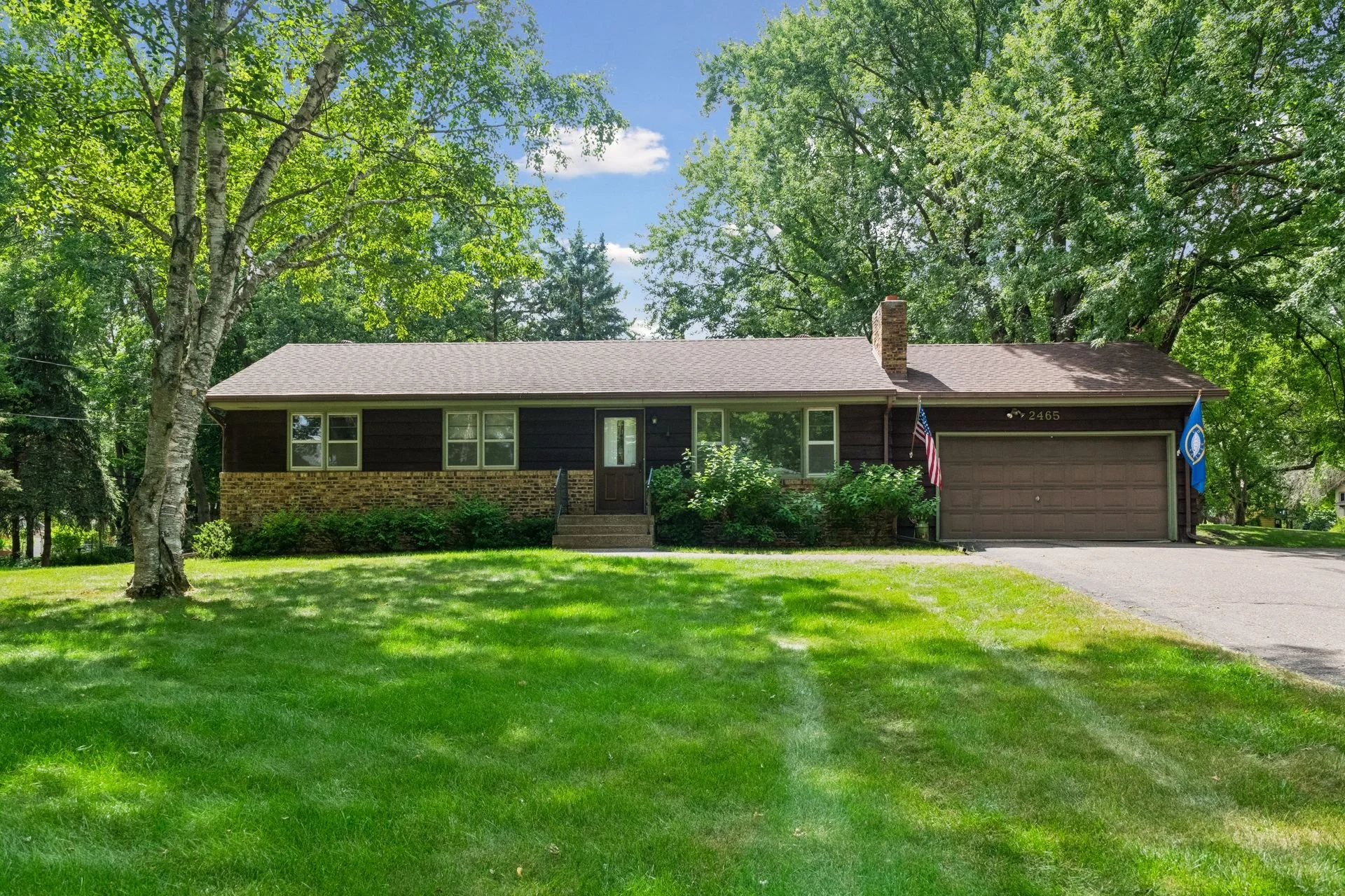 2465 Bobolink Rd
