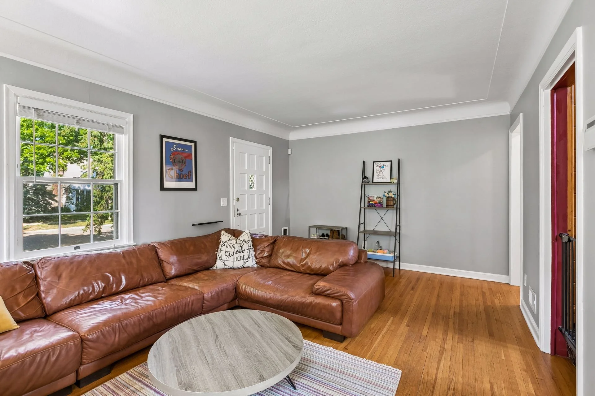 4 Living Room.jpg
