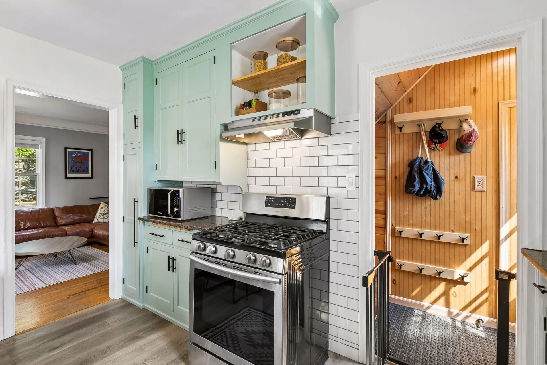 7 Kitchen.jpg